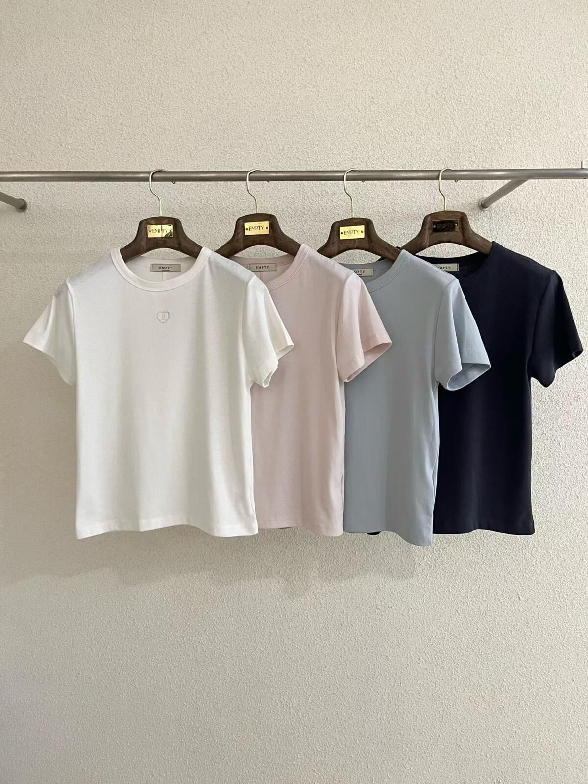 EP6407 小愛心刺繡Tee