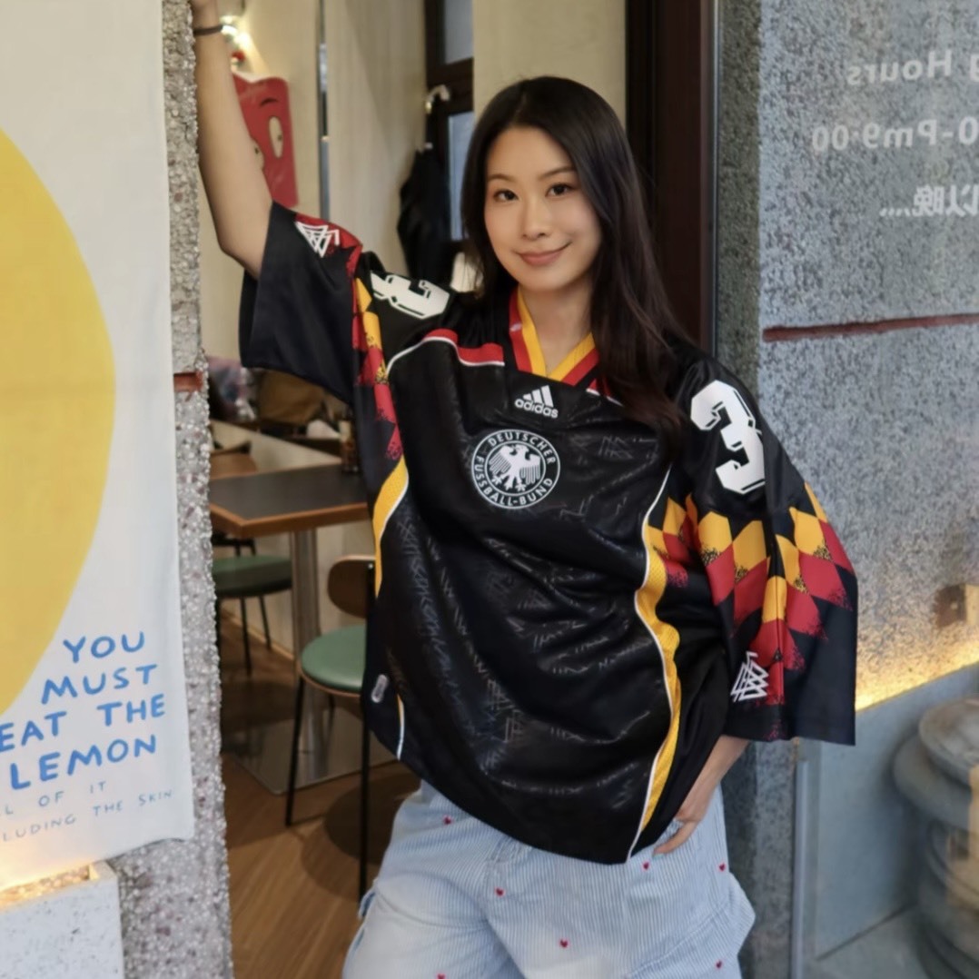 🇩🇪【代購】adidas Germany Bringback Remixed 復刻系列  德國國家隊 Bringback Remixed 寬鬆套頭運動短袖 T 恤