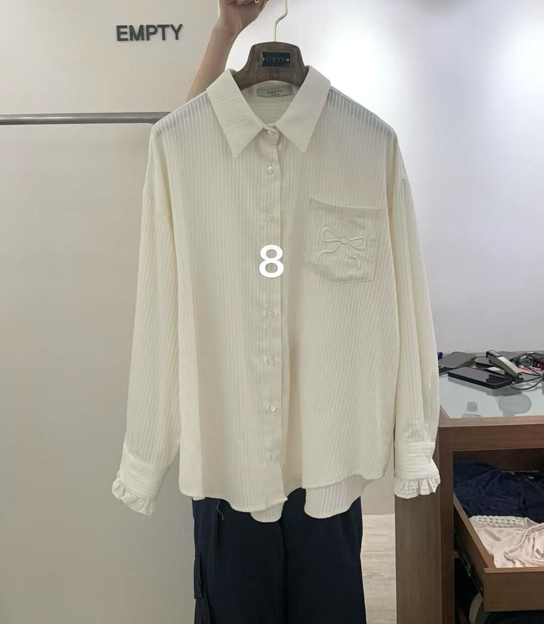 EP6429 蝴蝶結刺繡暗織紋襯衫 *特價貨品不設退換*
