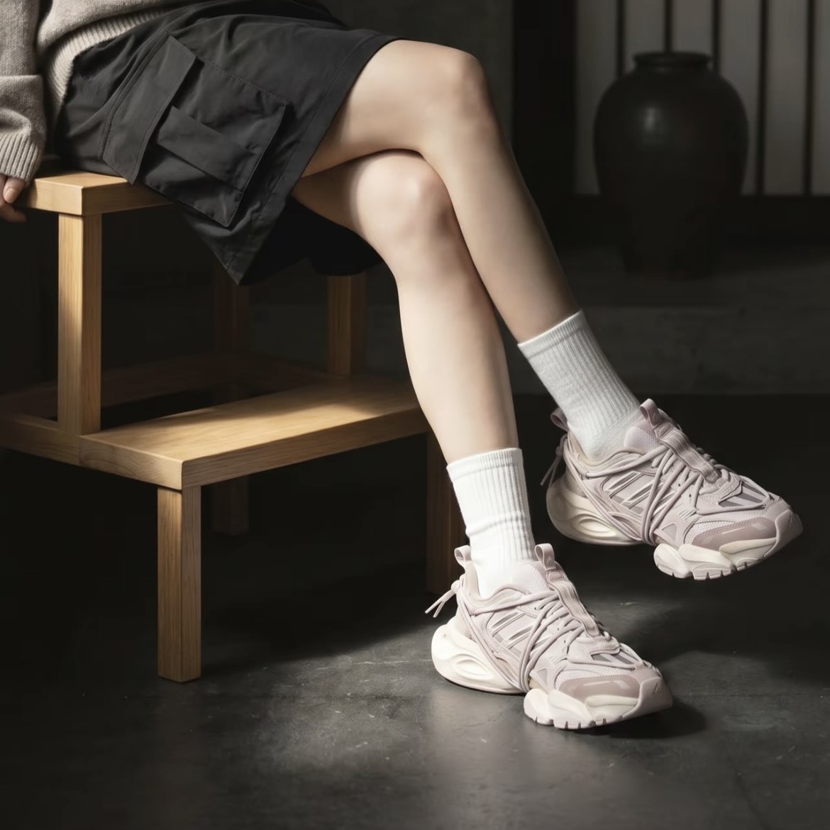 【代購】adidas XLG RUNNER DELUXE 2.0 FOS  日常舒適輕機甲賽博跑步鞋 男女同款 淺粉