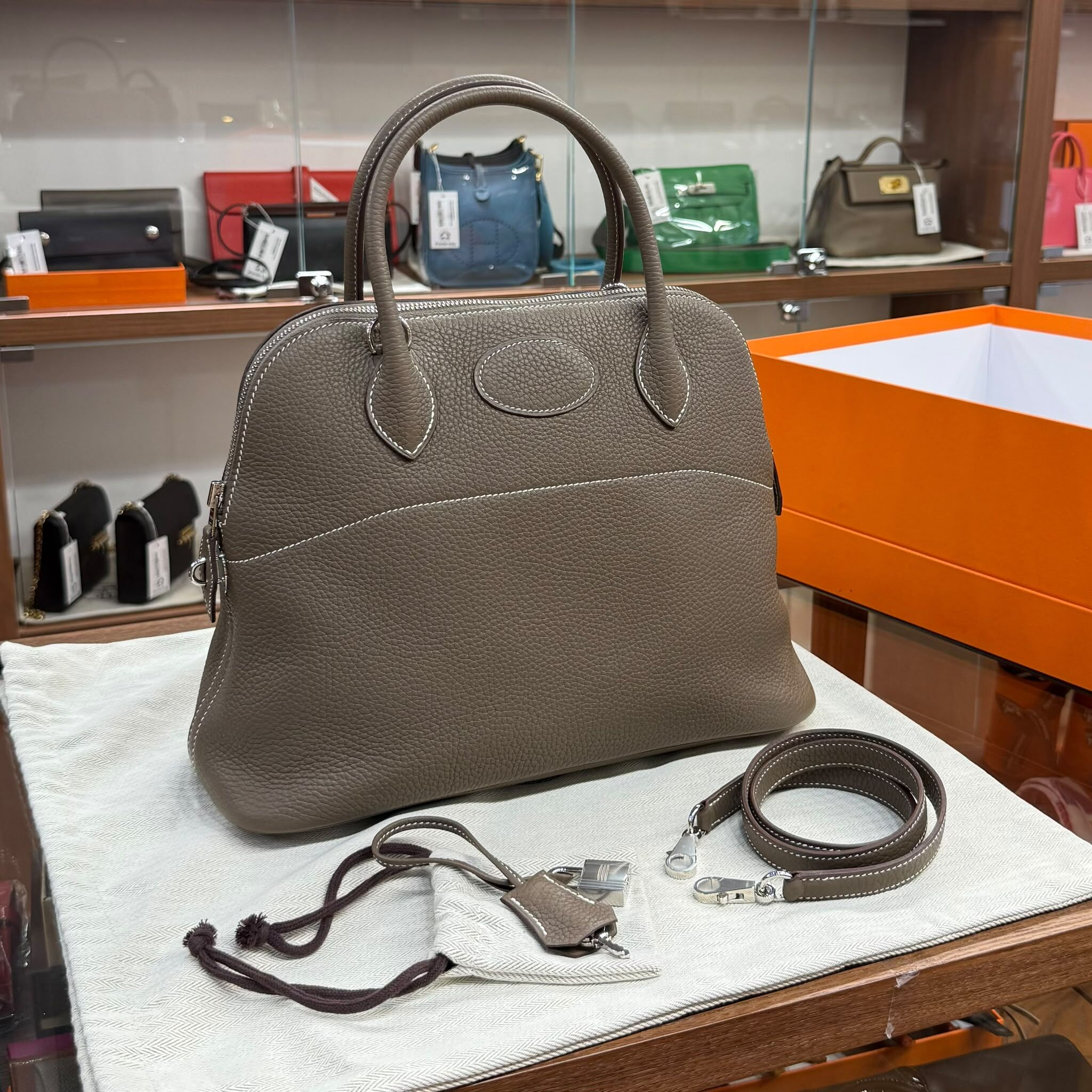 BRAND NEW HERMES BOLIDE 31 ETOUPE PHW 大象灰銀扣TC皮 STAMP D #愛馬仕保齡球