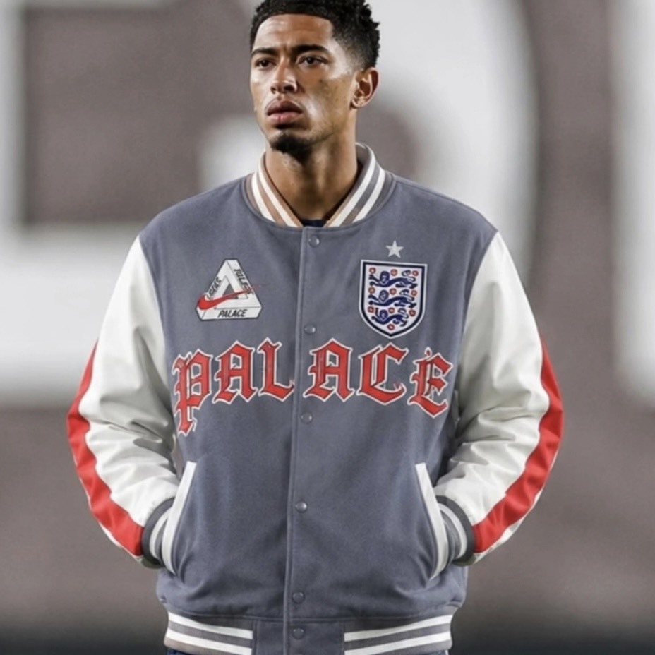 【代購】PALACE × 英格蘭足球隊 × Nike 聯名系列  SS26 經典學院風字母隊徽刺繡棒球長袖夾克