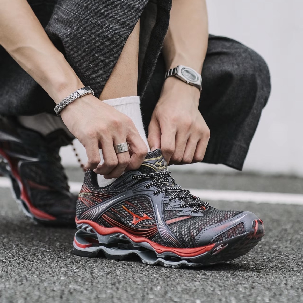 【代購】Mizuno Wave Prophecy 1 預言系列  紅黑｜緩震科技 透氣耐磨低筒跑步鞋