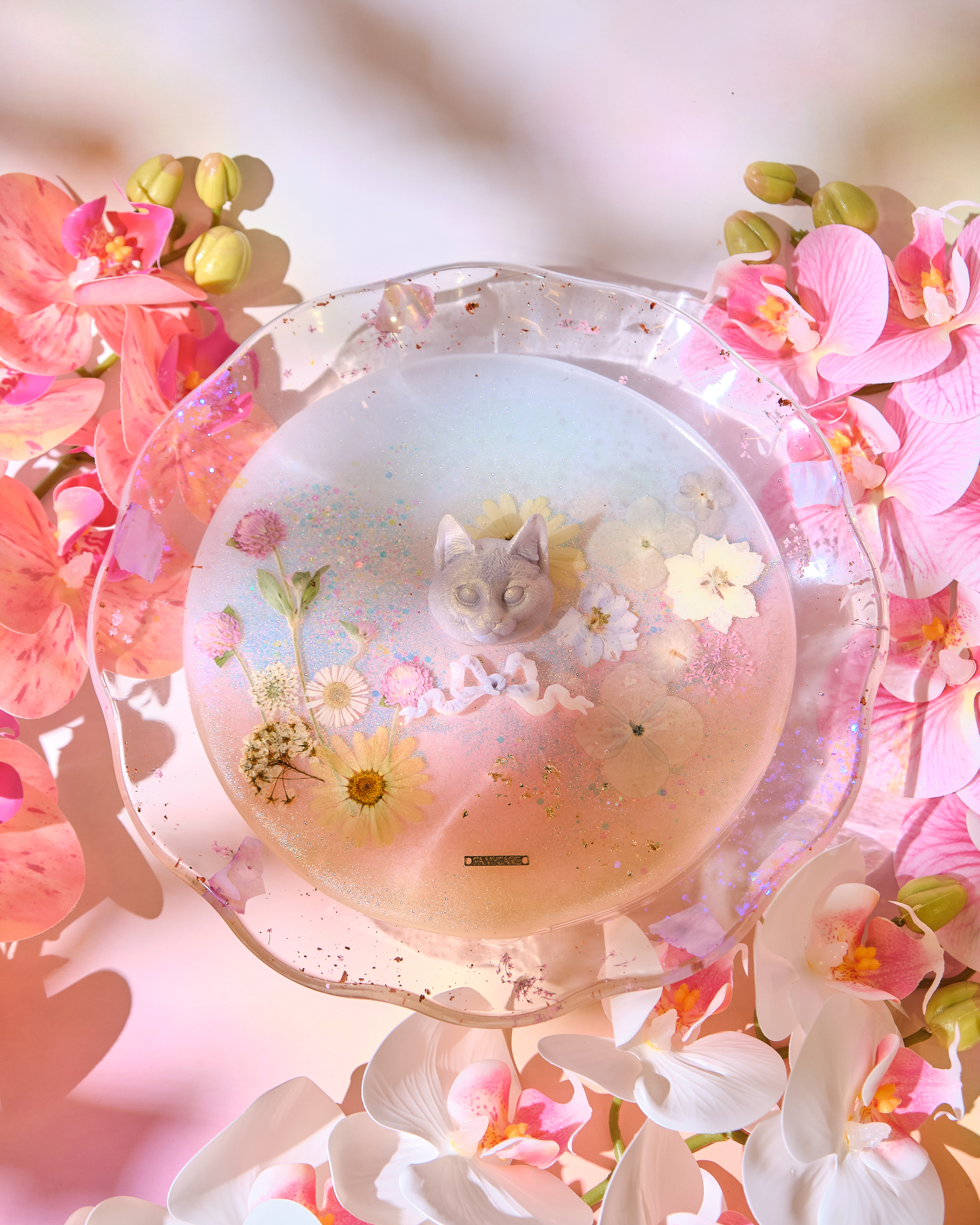 13922 Large Floral Fruit Plate (with Cat Detail)