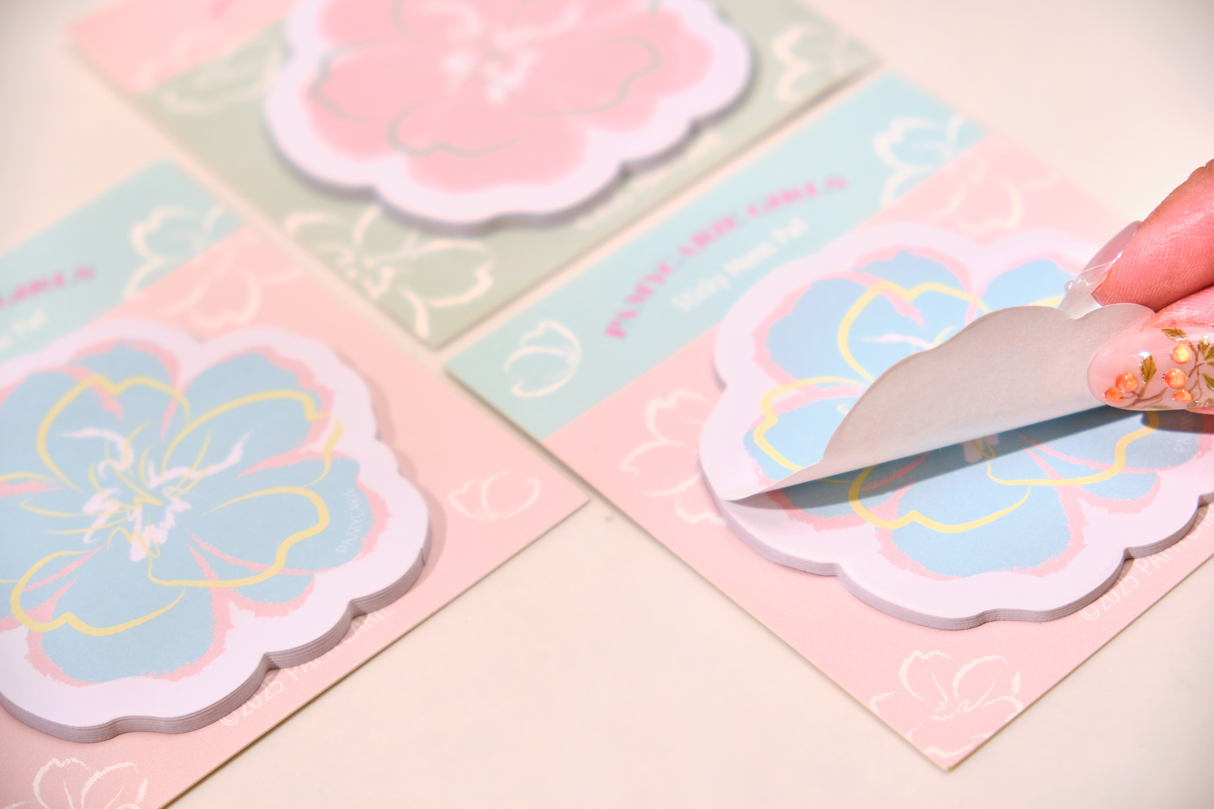 Pamycarie Flower Memo Pad (2 Colors, 30 Pages)