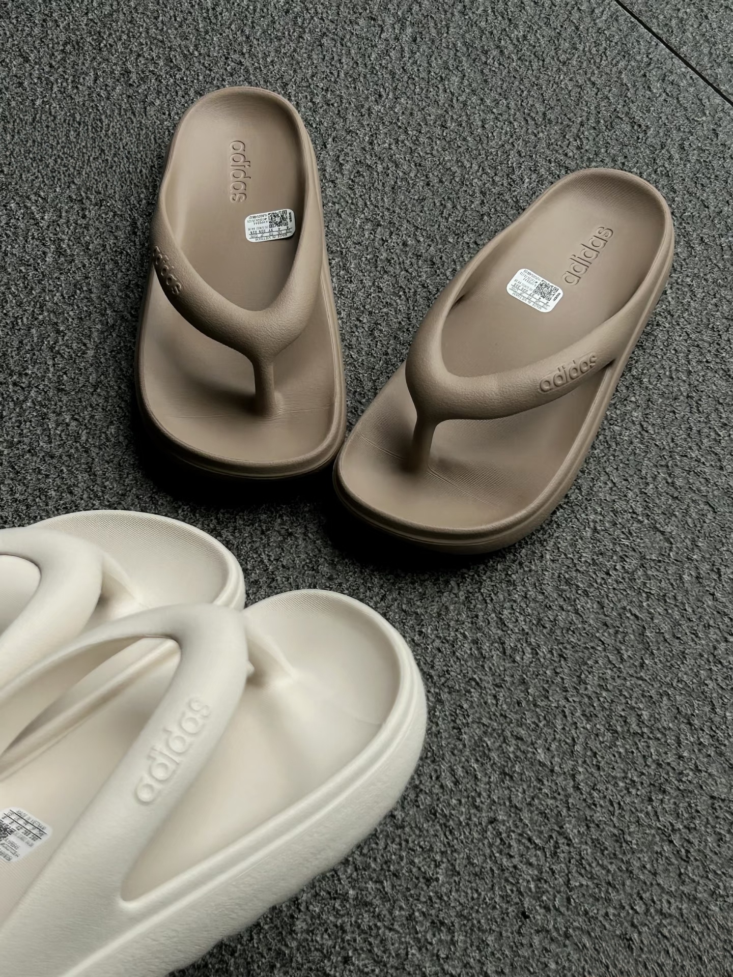 ADIDAS ADIDLETTE 雲朵人字拖