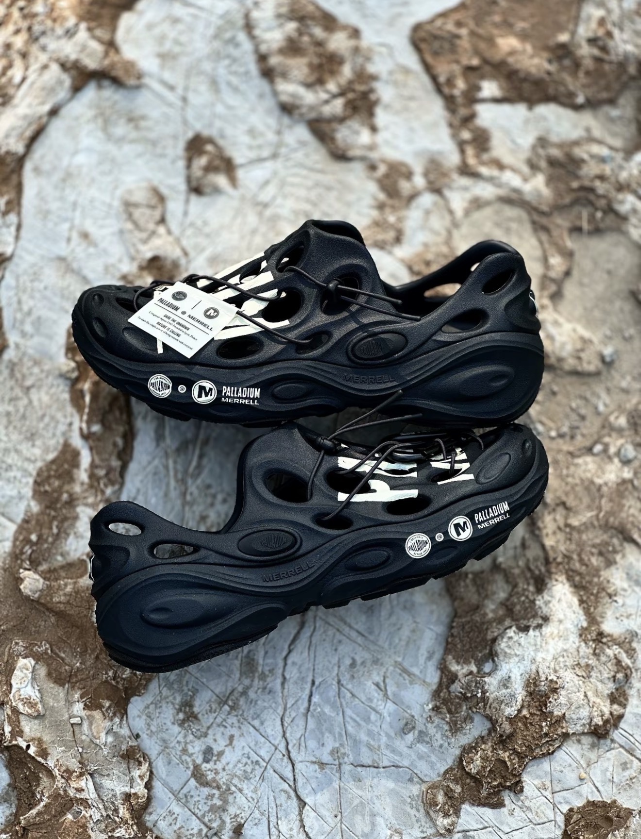 iSNEAKERS｜MERRELL x Palladium 聯名 洞洞溯溪鞋 洞洞鞋 黑色 09379-003-M