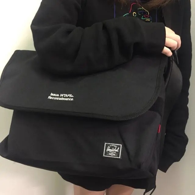 LAST PCS : WTAPS x HERSCHEL SUPPLY CO.SHOULDER BAG - BLACK IN STOCK NOW (現貨發售中)