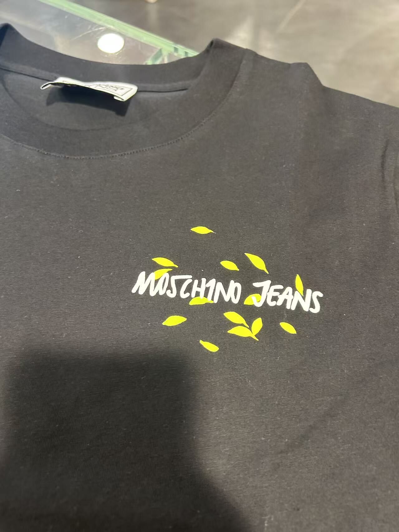 LYS02062 MOSCHINO 背後愛心綠葉短袖Tee