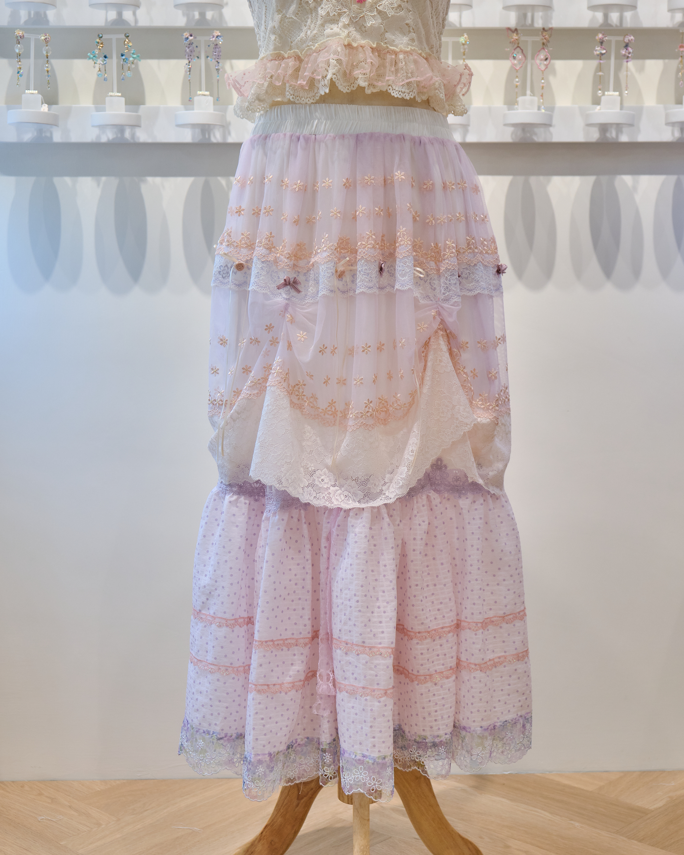 13869 Signature Banquet Cake Layer Lace Skirt