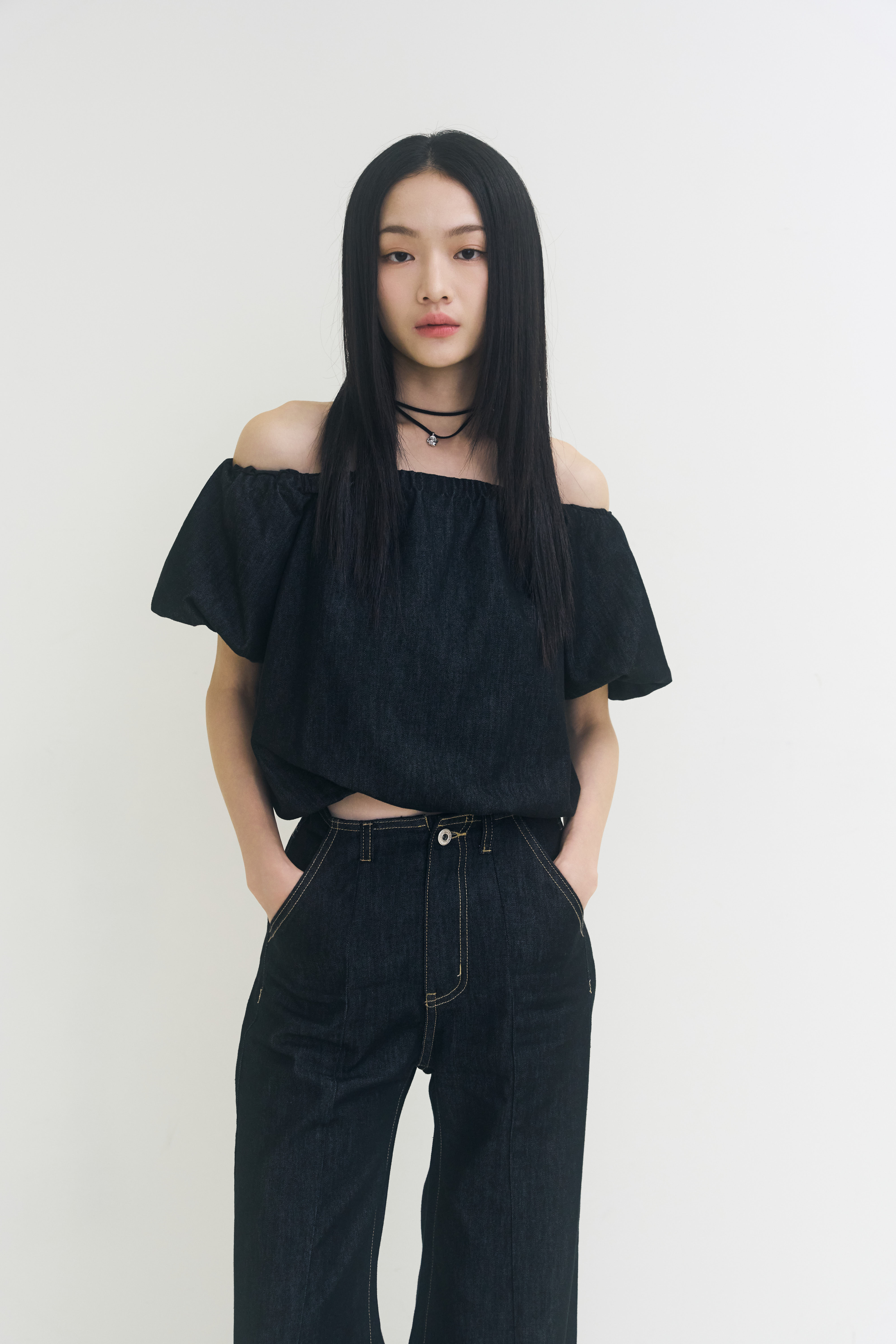 Tencel Denim 3WAY彈性領澎袖天絲牛仔上衣-黑藍【7月底出貨】