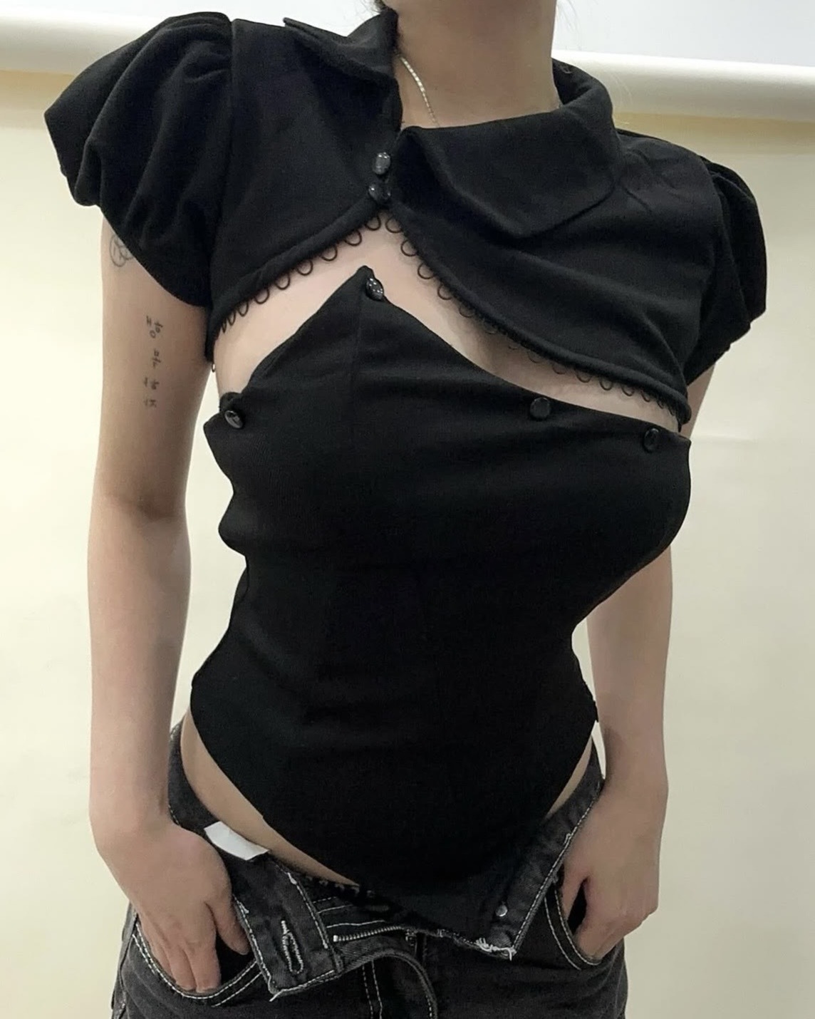 越南 IUE STUDIO Xinxin Top 設計感 兩件式 馬甲 短袖 黑