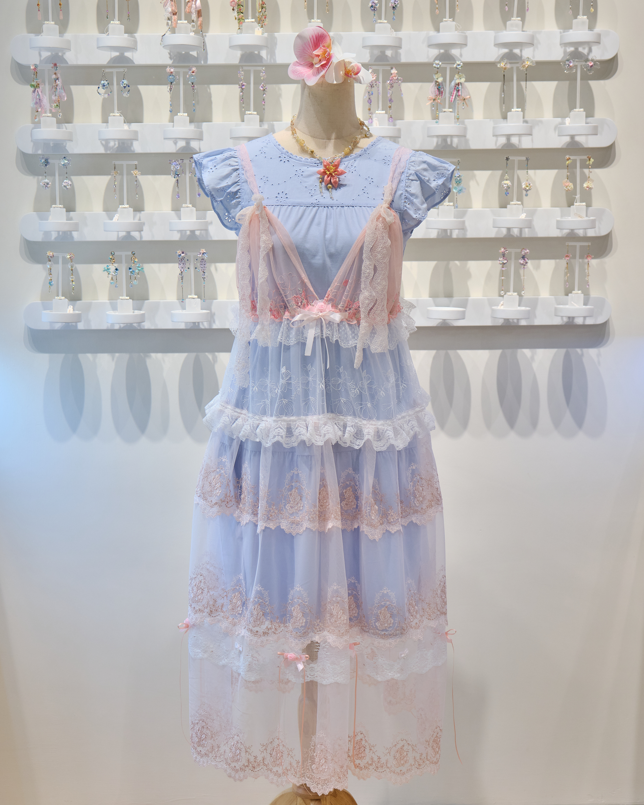 13841 French V-Silhouette Sheer Lace Dress Cover