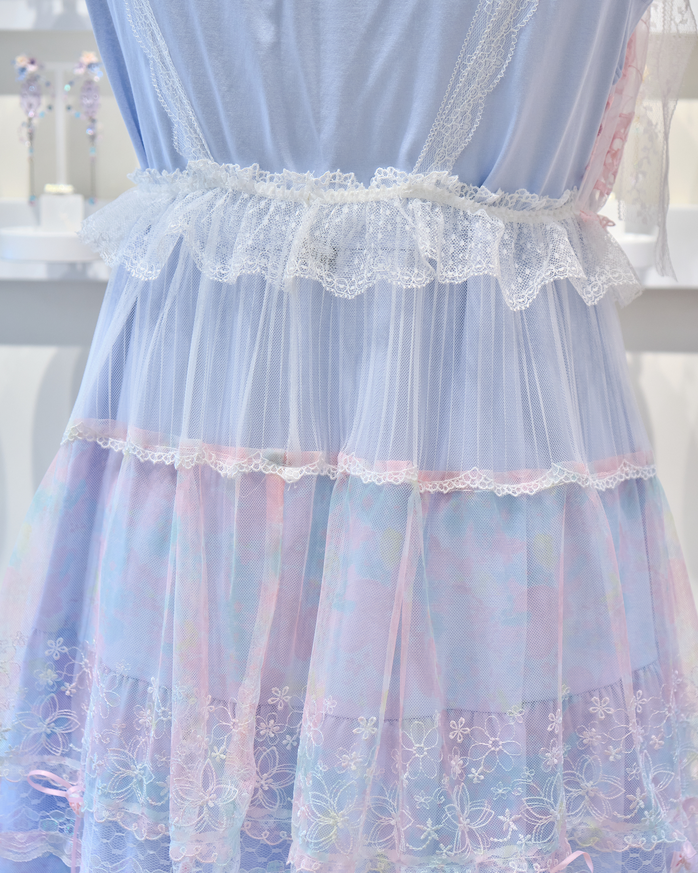 13839 French V-Silhouette Sheer Lace Dress Cover