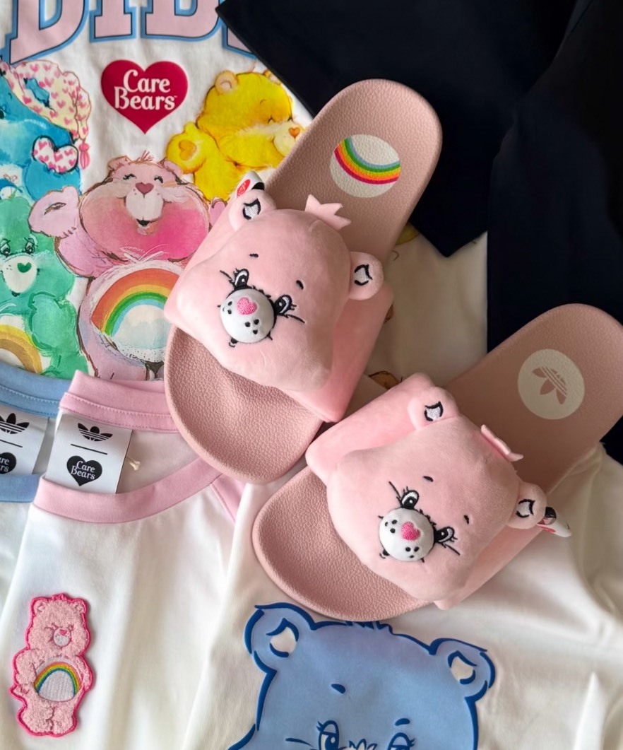 〈把Care Bears穿出門🤎〉ADIDAS ORIGINALS X CARE BEARS 聯名 立體彩虹熊拖鞋