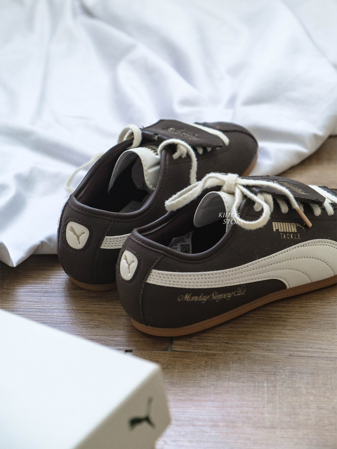 【預購】PUMA x MondaySleepingClub Tackle 可替換 鞋舌 米白棕 巧克力 皮革 燙金 復古 薄底鞋 408847-01