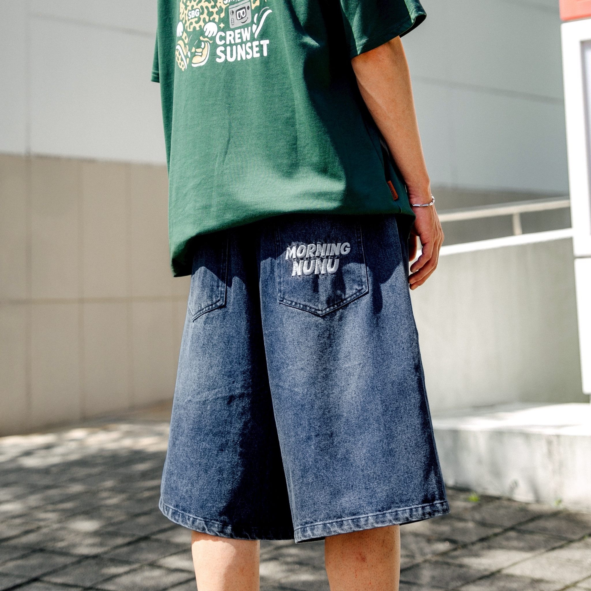 【官網限定】早安妞妞 MR.ChiChi刺繡大寬鬆過膝牛仔短褲 SB5020