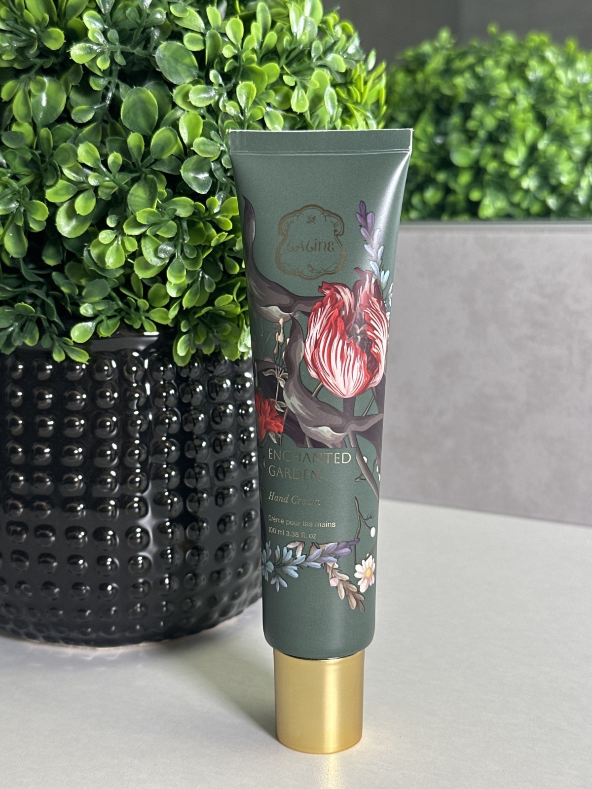 UF02 Laline 優雅花園護手霜 100ml    Enchanted Garden Hand Cream 100ml