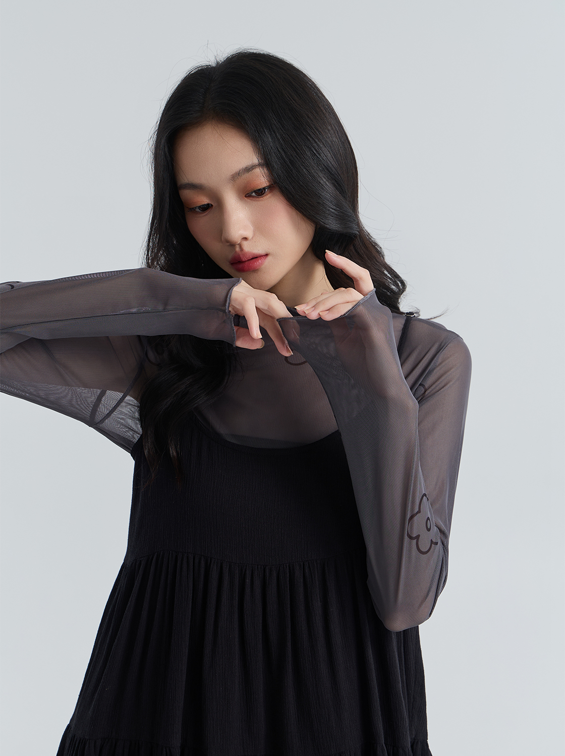 滿版花花木耳邊透膚TEE