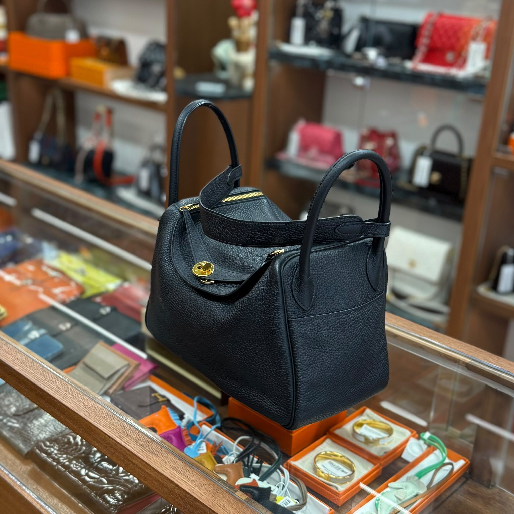 90%NEW USED HERMES LINDY 30 NOIR GHW TC 黑色金扣 #A刻 #愛馬仕