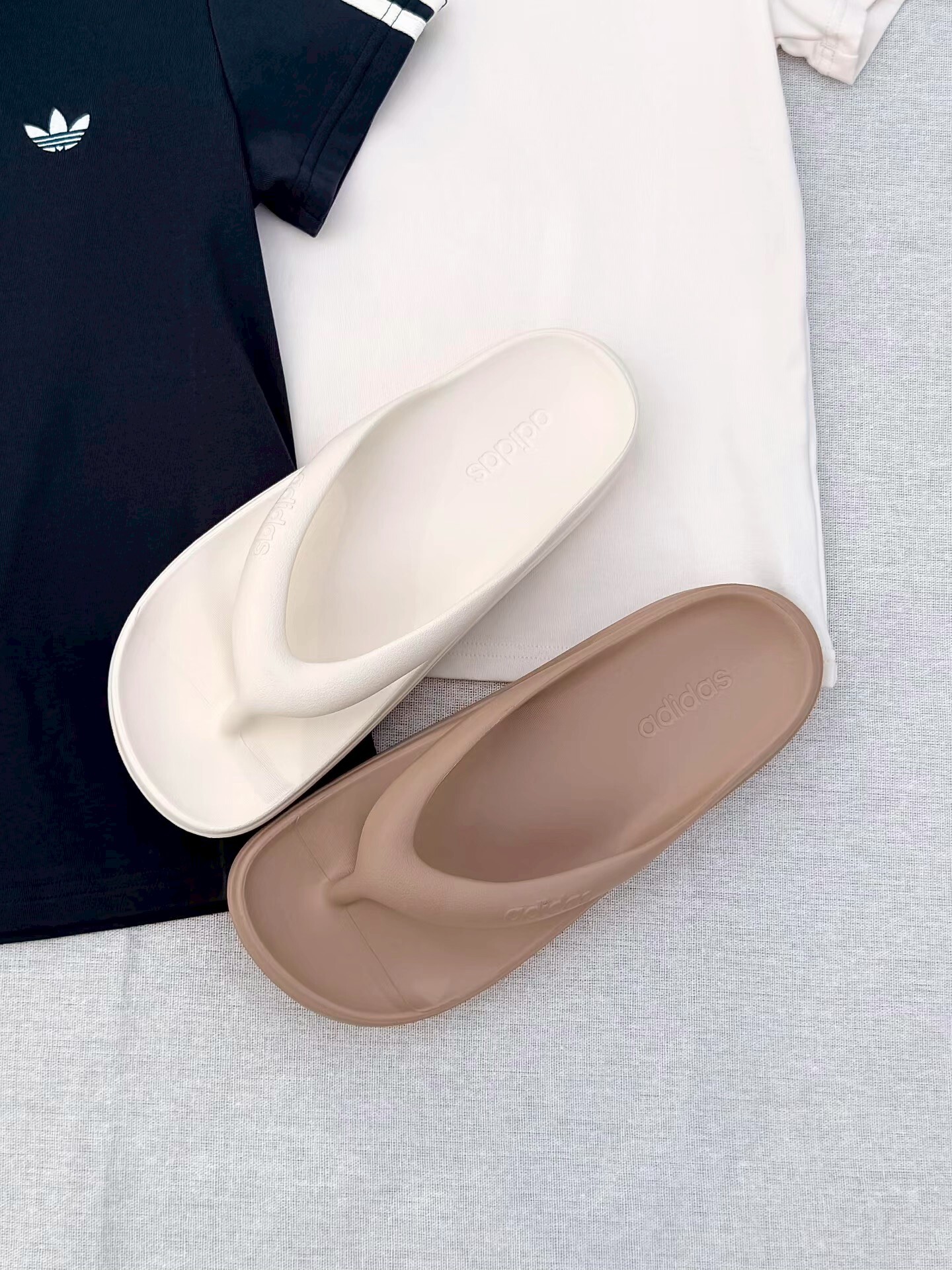 【Luxury】 ADIDAS ORIGINALS Adilette Lumia CLOUDFOAM 個性清爽舒適 無特殊功能人字拖鞋 男女同款 愛迪達夏季拖鞋人字拖 JR9715 HP6945 HP6944