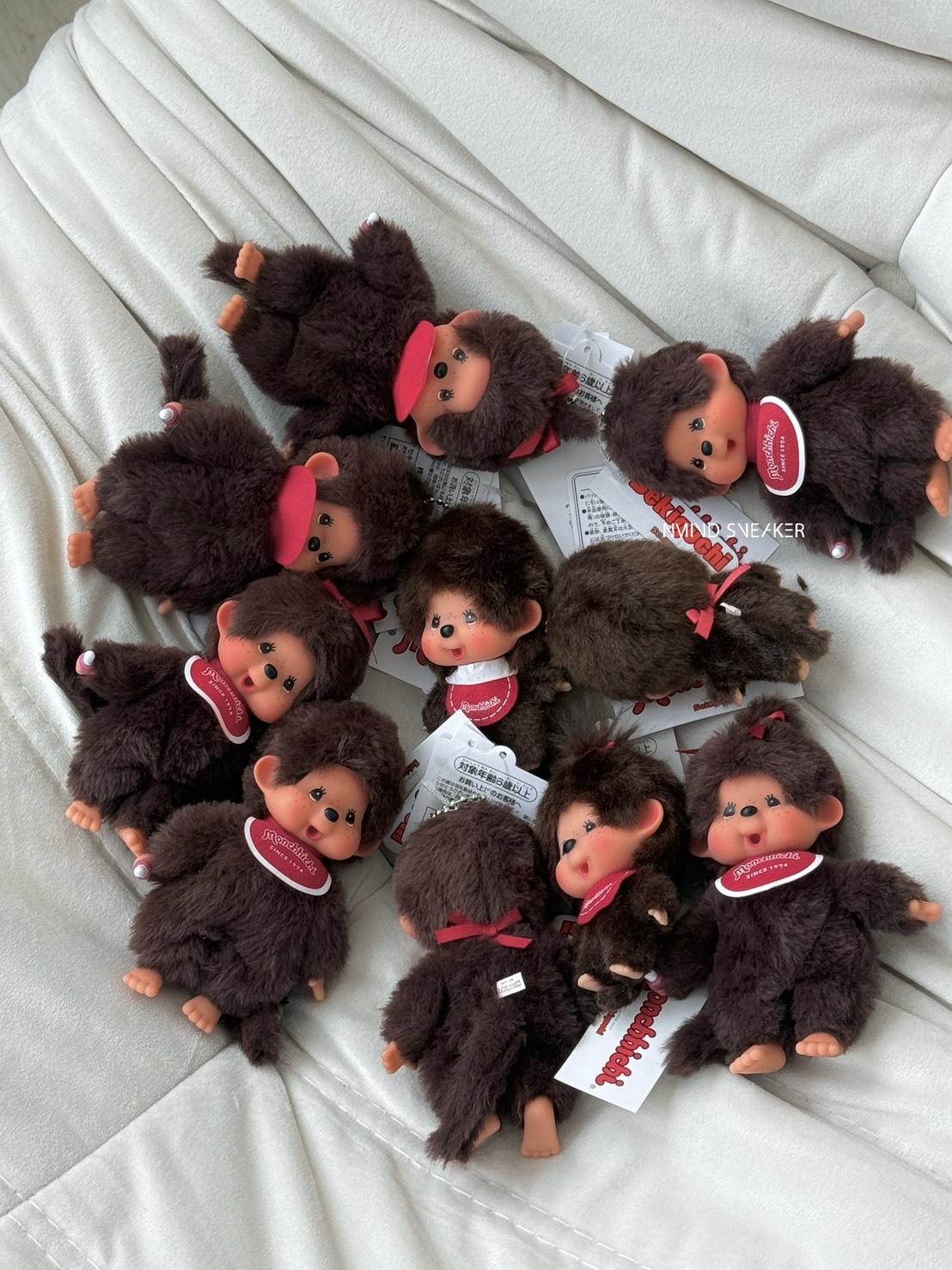 日本連線 Monchhichi  蒙奇奇 紅色領巾 吊飾