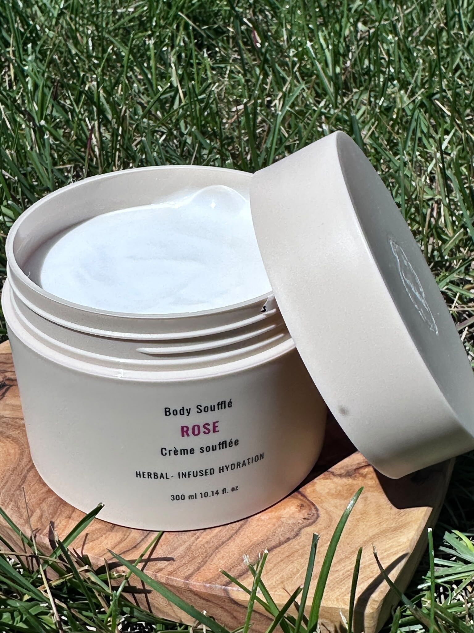 UF58 Laline 玫瑰身體舒芙蕾保濕霜 300ml  Rose Body Soufflé 300ml
