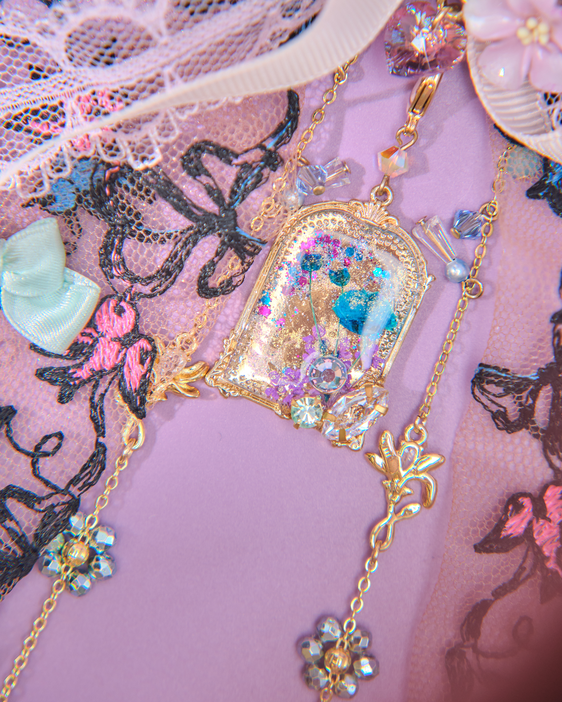 13811 Long Bow & Chain Hair Accessory