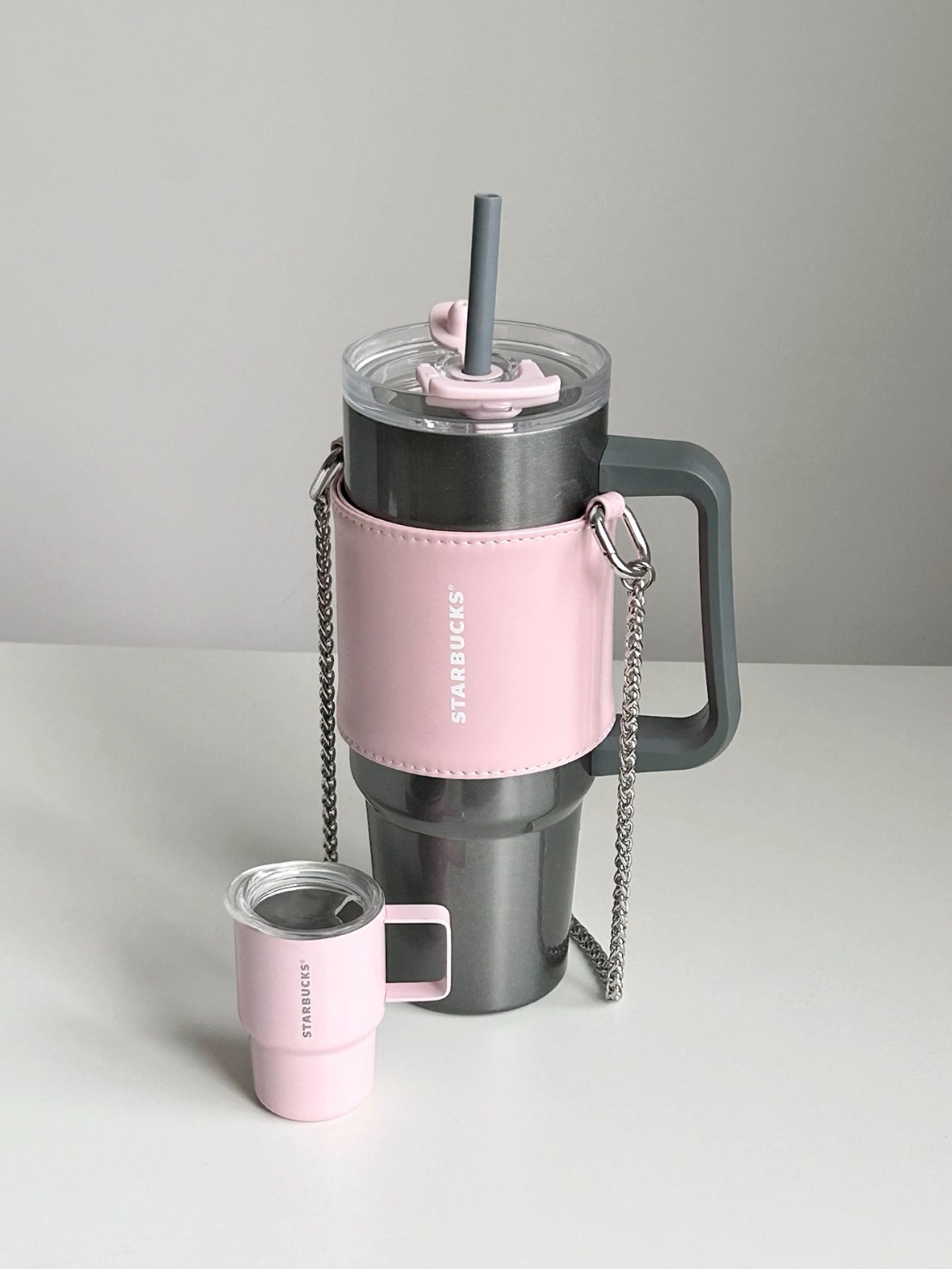 STARBUCKS 星巴克 朋克芭蕾系列 灰粉 甜酷 大容量 不鏽鋼雙飲口杯 900ML 配杯型掛件