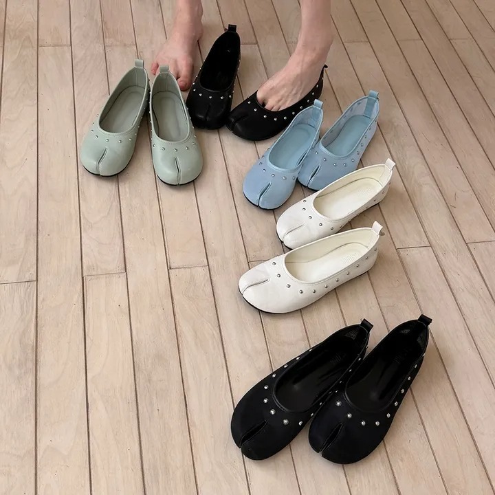 ASURA STUD TABI FLAT