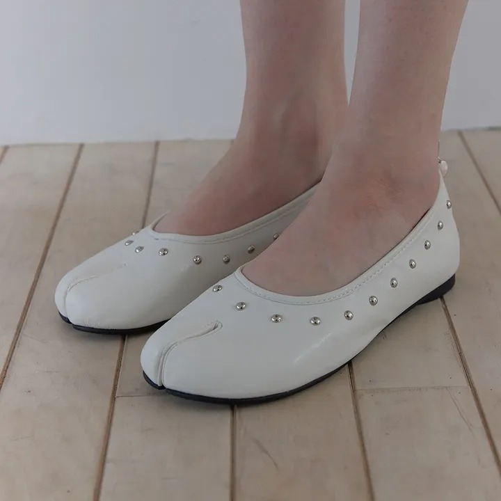 ASURA STUD TABI FLAT