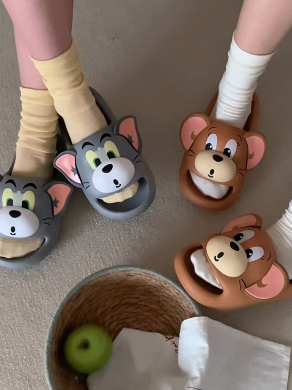 Officially licensed Tom & Jerry slippers