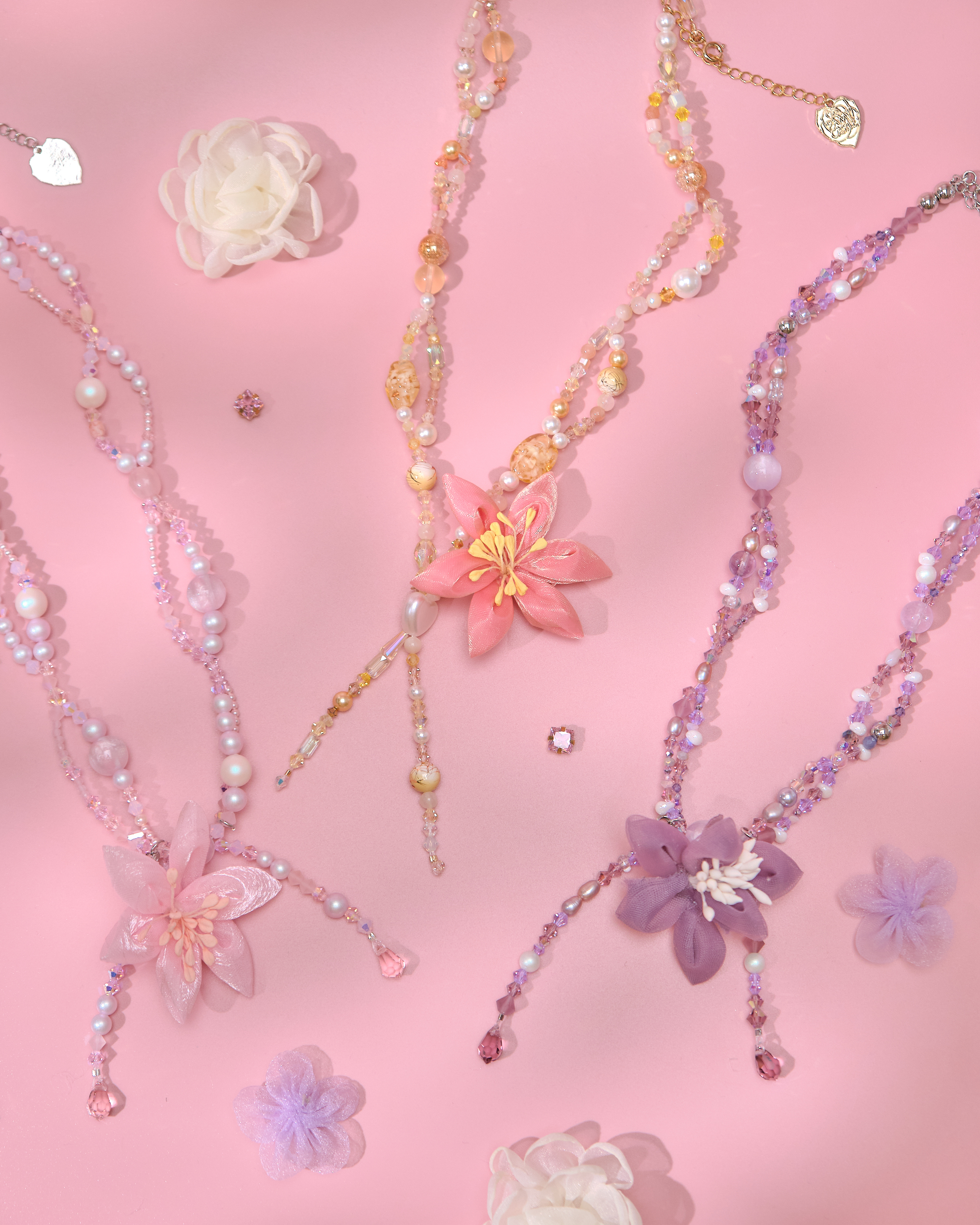 13786 Large Flower Pendant Necklace