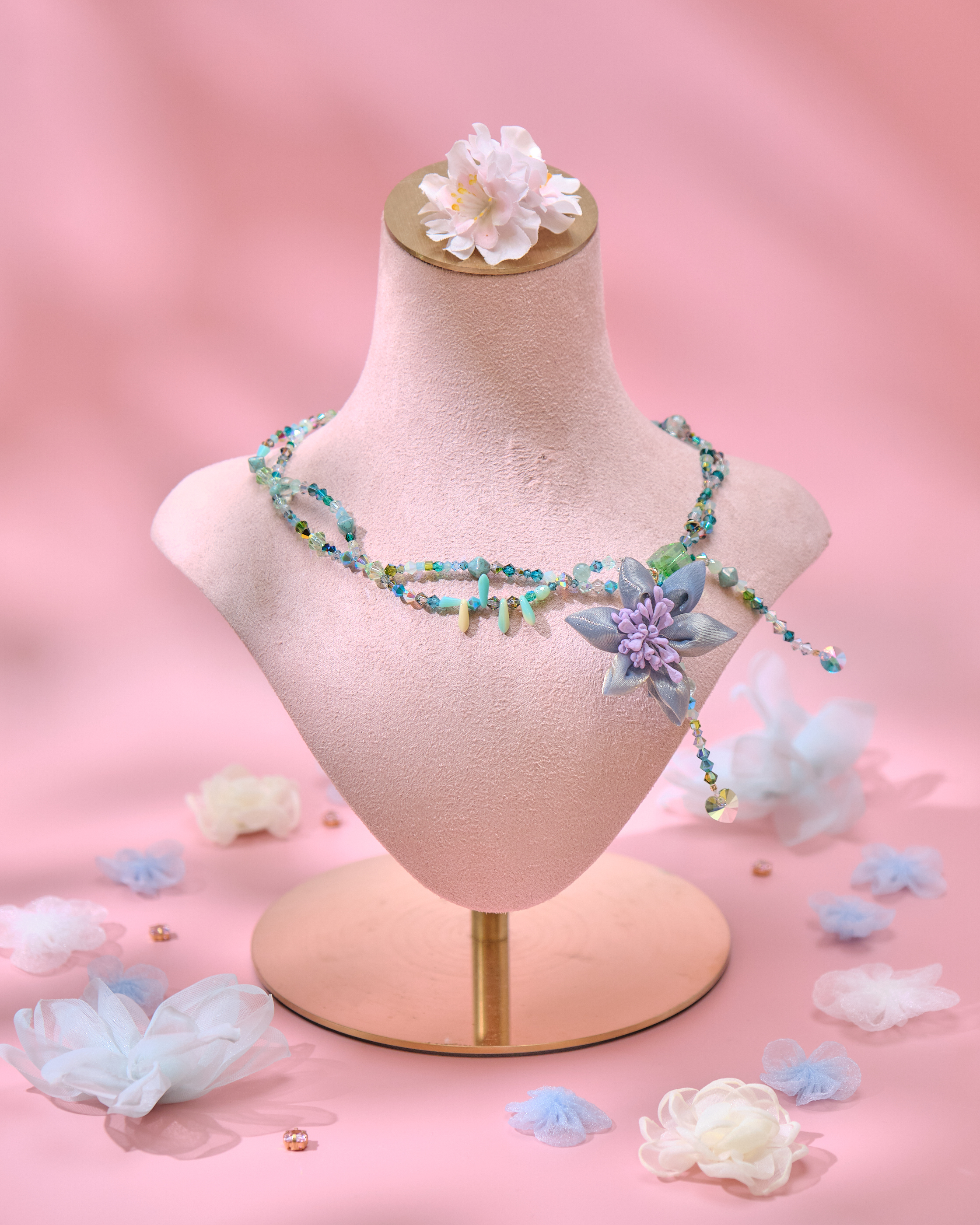 13784 Large Flower Pendant Necklace