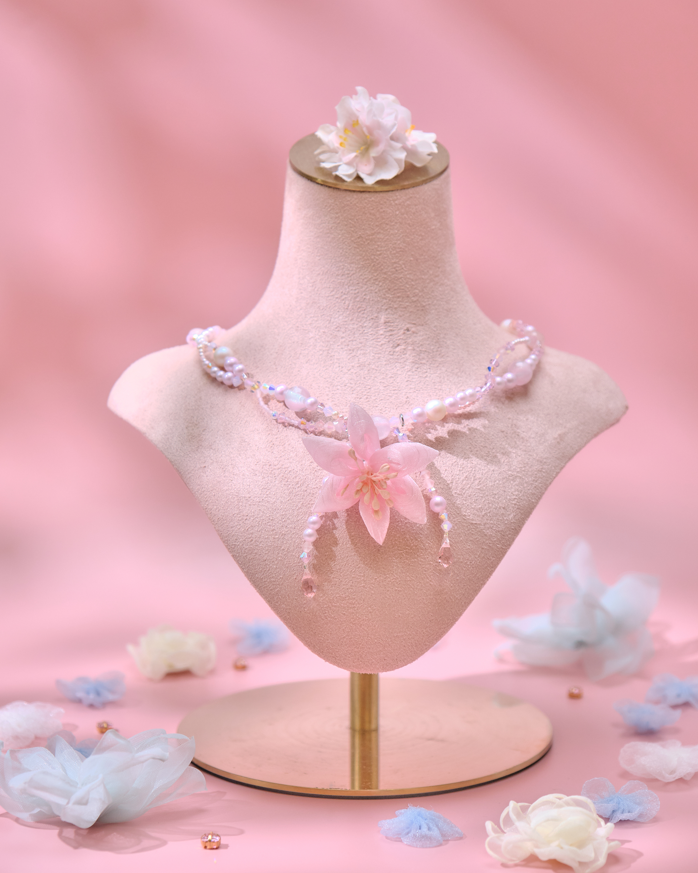 13783 Large Flower Pendant Necklace