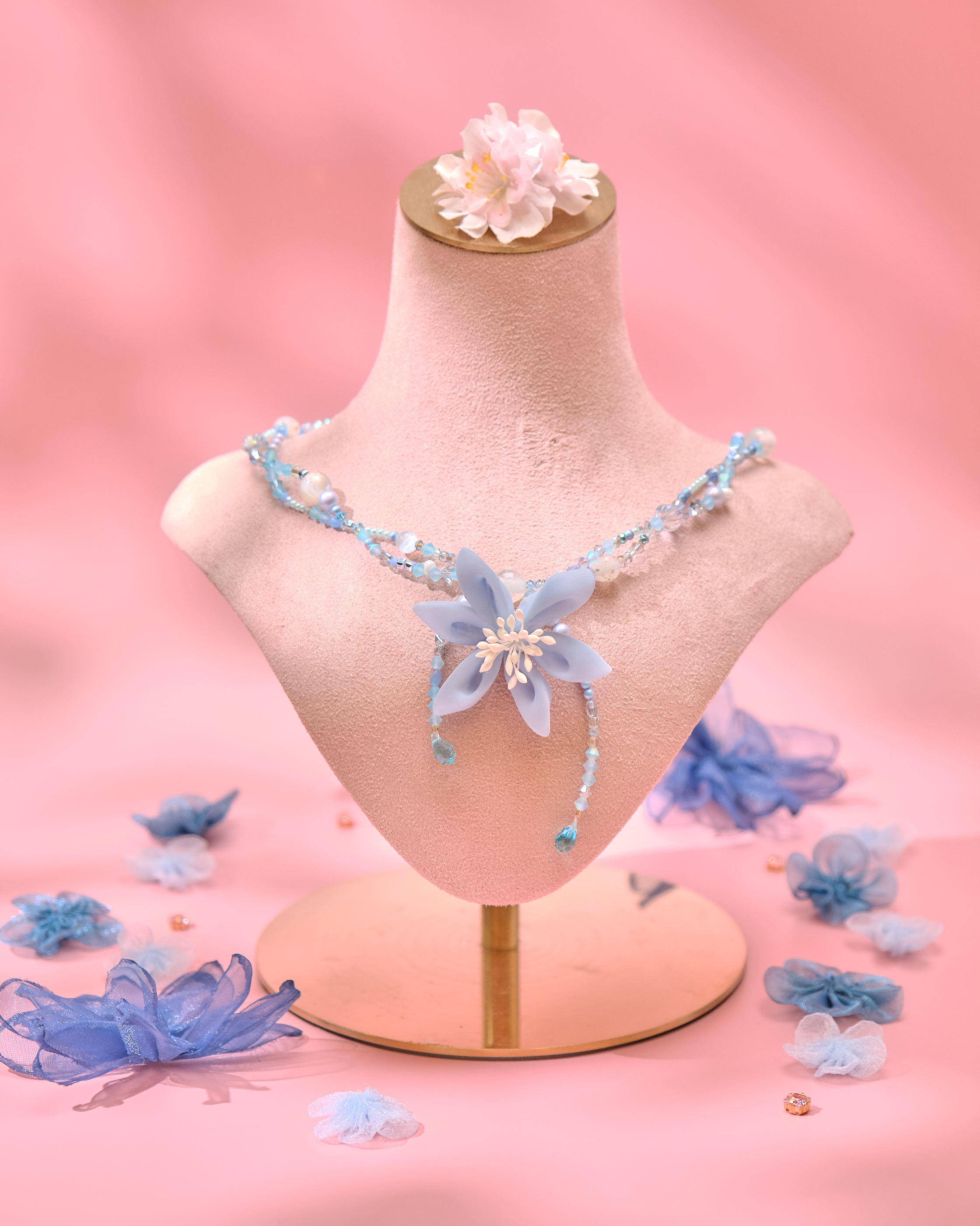 13780 Large Flower Pendant Necklace