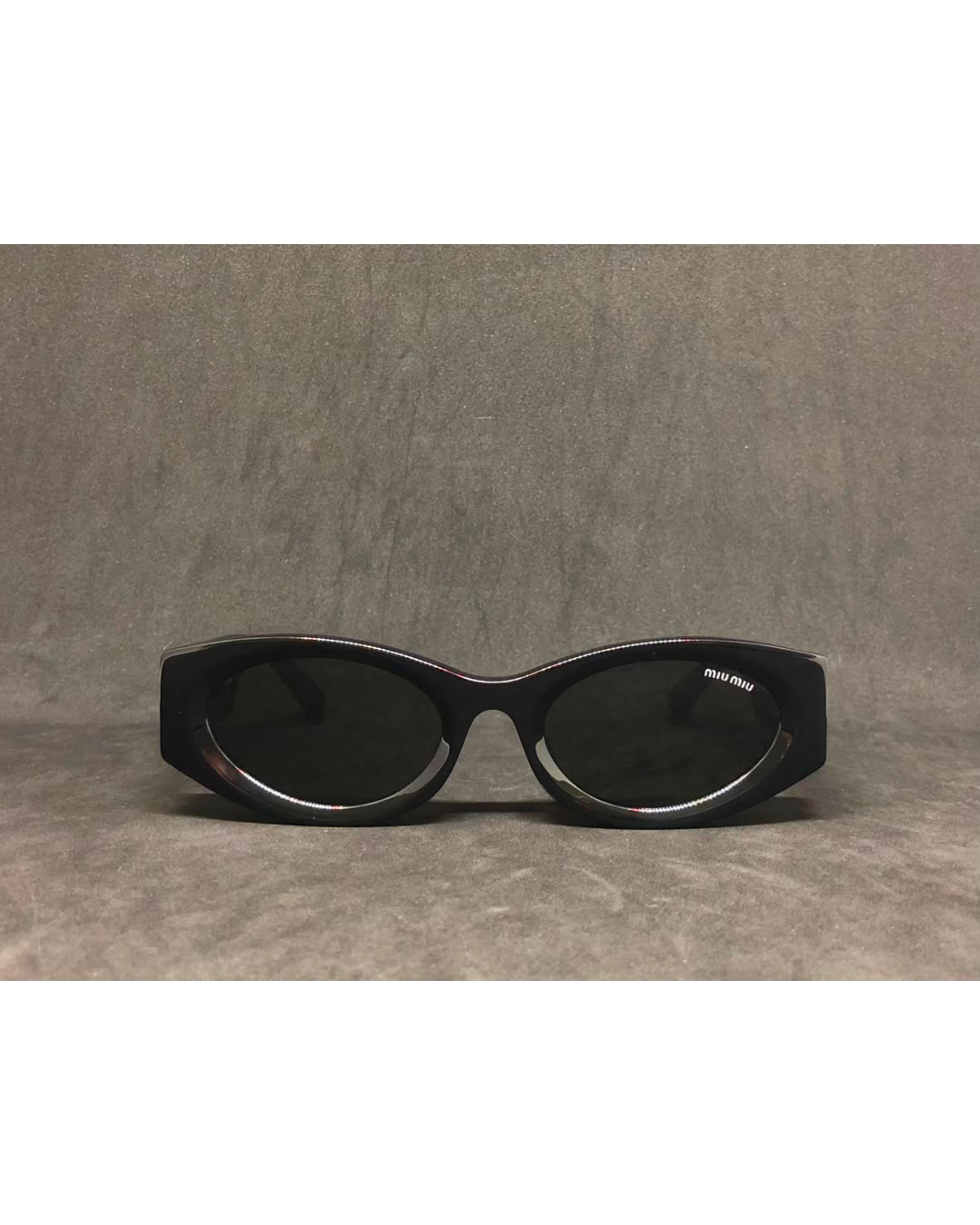 Miu Miu 11ws Oval Black