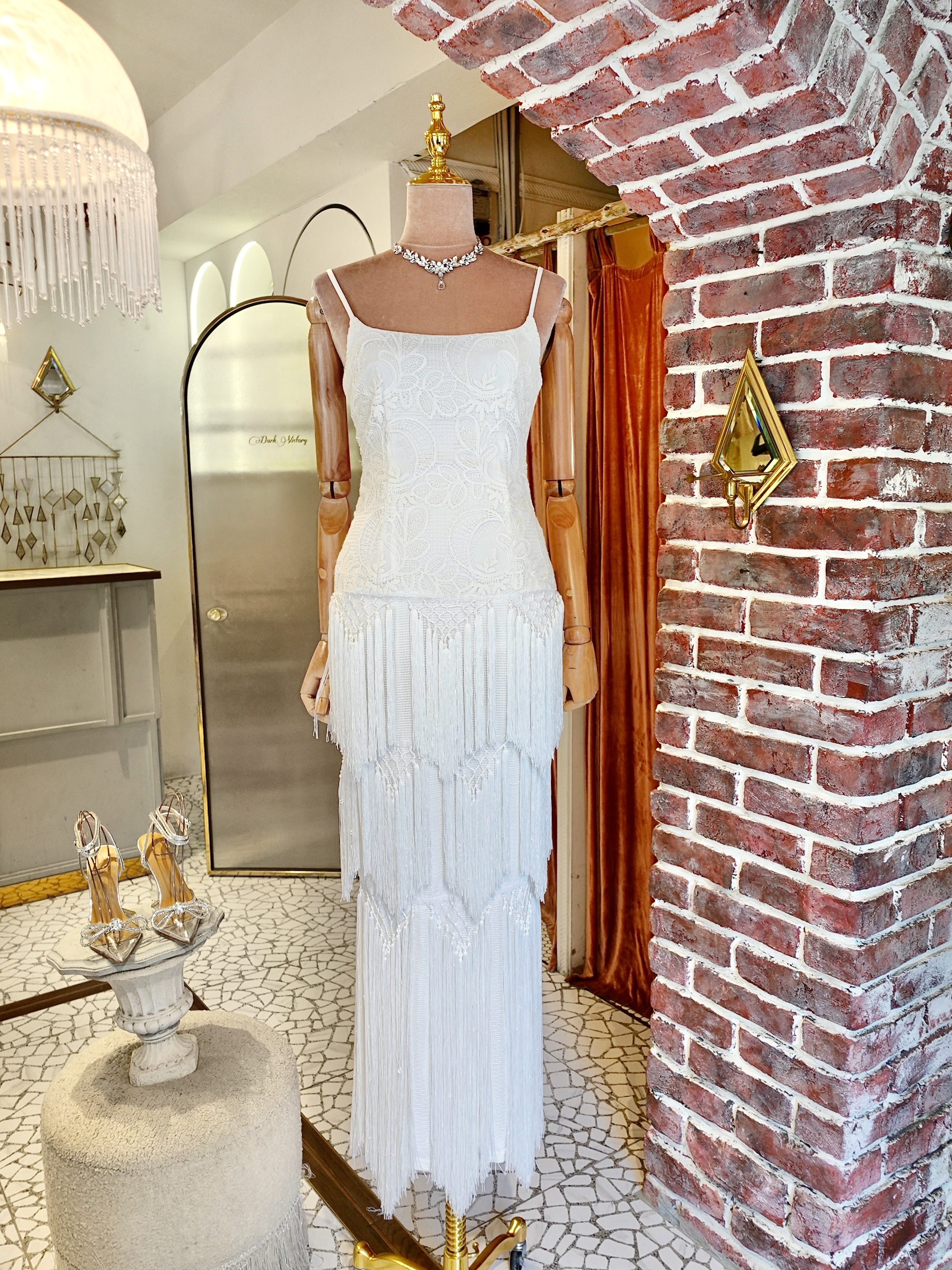 White Fringe白色手勾蕾絲花流蘇Maxi Dress