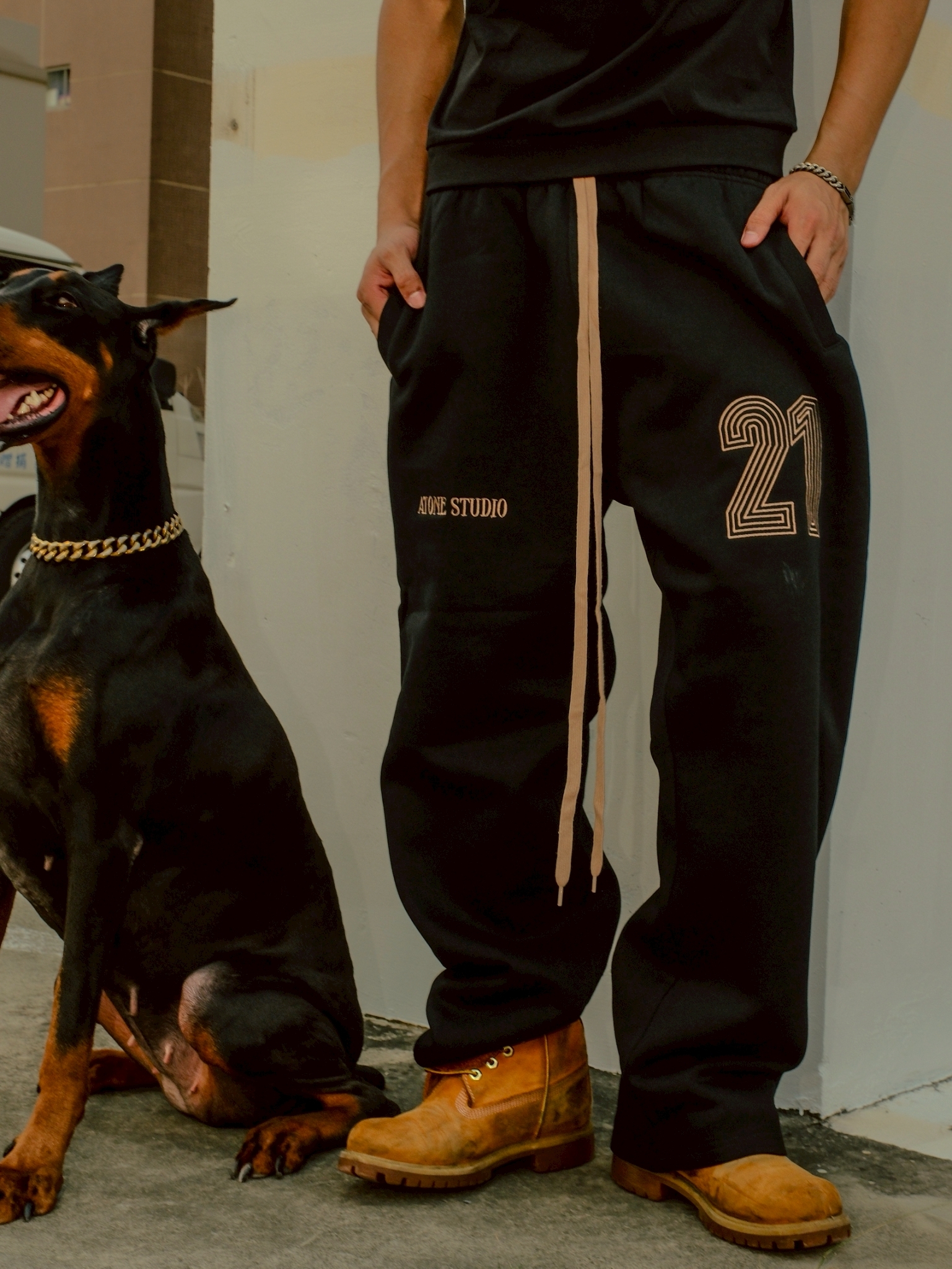 ATONE STUDIO 撞色長抽繩 21 Logo衛褲 運動褲 “Game day” Sweatpants