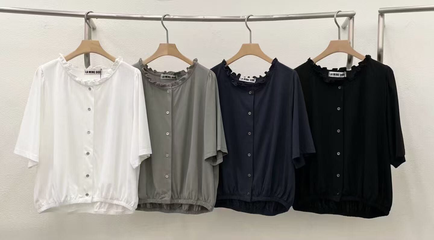 LA6410 荷葉邊圓領鈕扣上衣