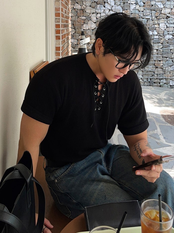 Hollow-out tie-up waffle short-sleeved T-shirt