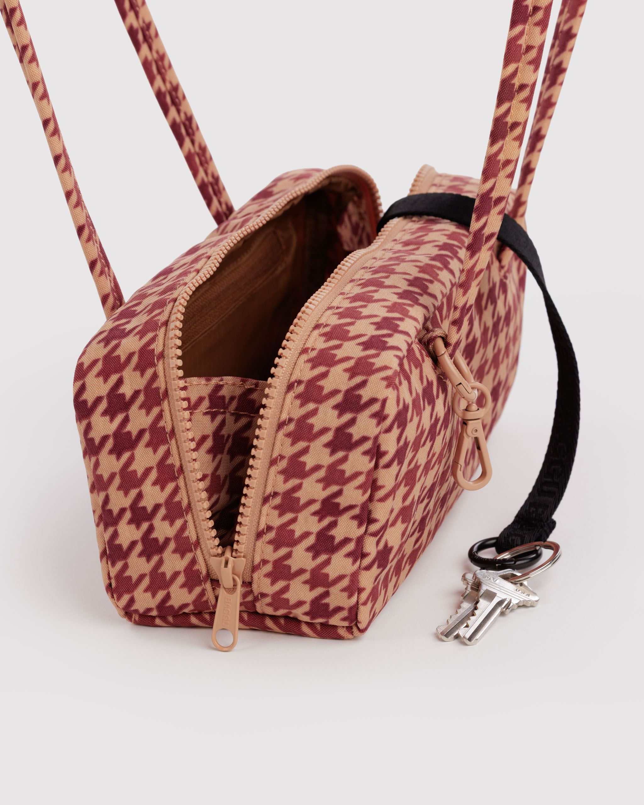 Small Nylon Bowler Bag - Tan Houndstooth | BAGGU
