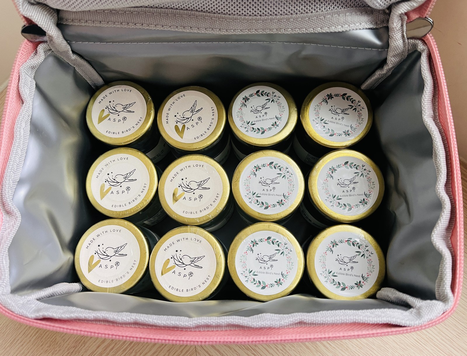 容量實拍:12 瓶鮮燉燕窩滿載