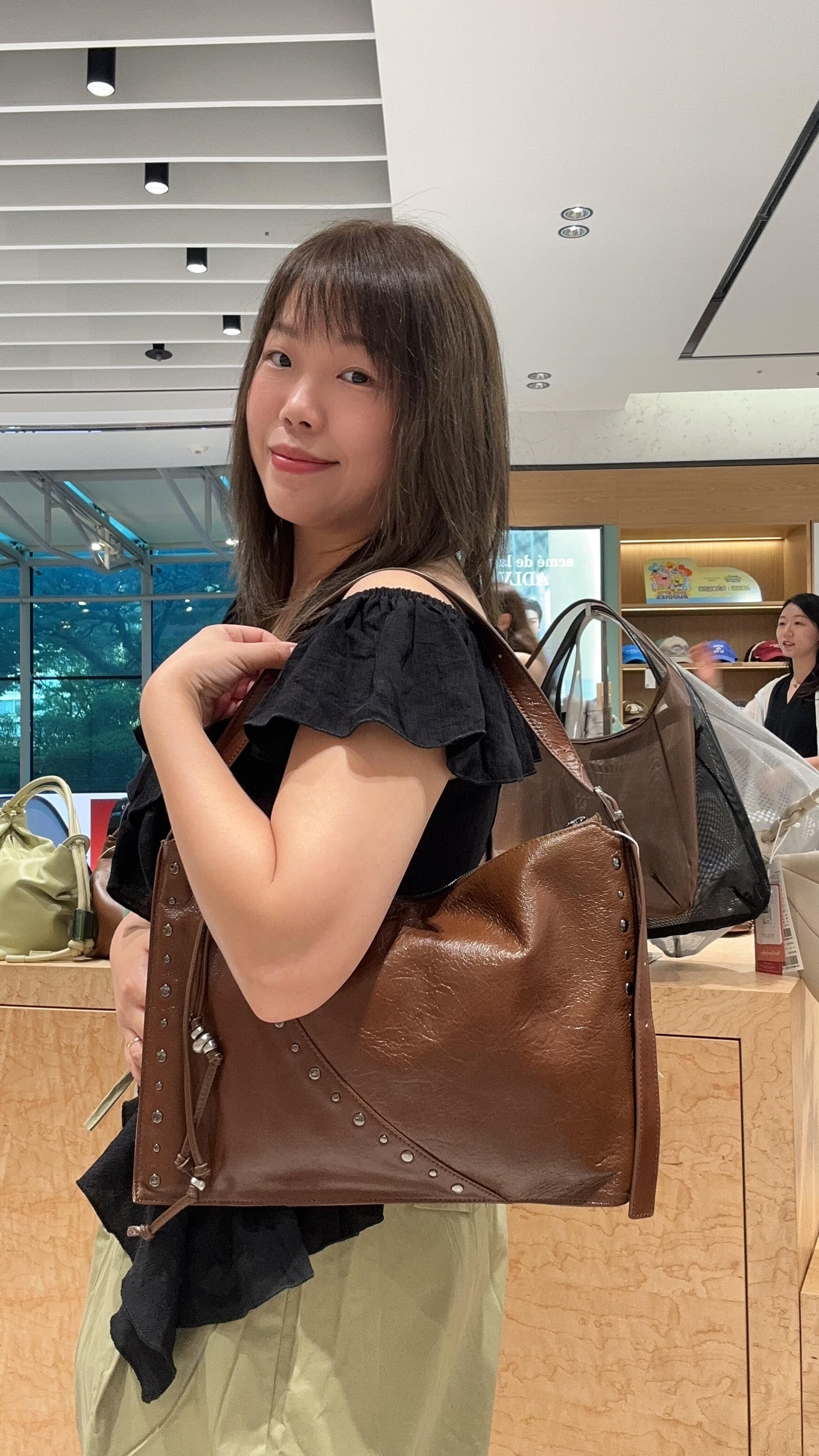 韓國代購 Archivepke Freckle fold bag(Glossy crack camel)羊皮