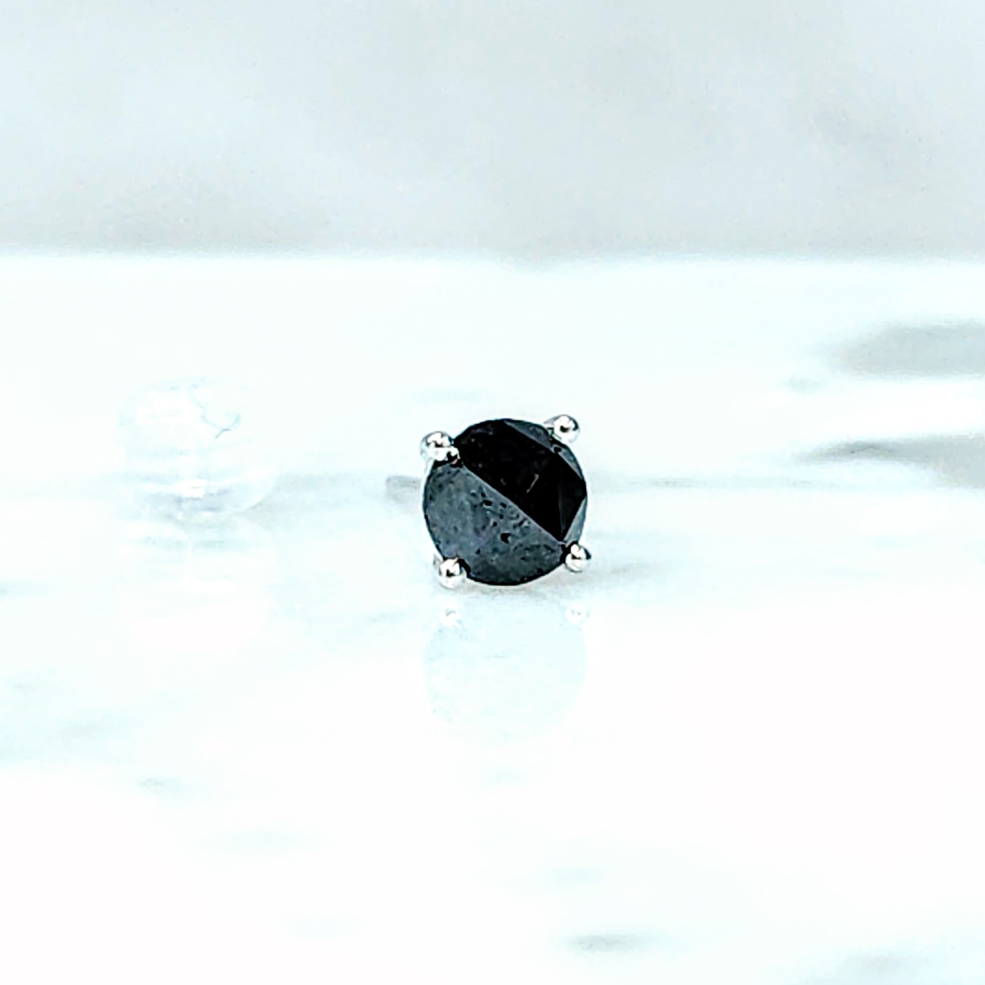 18K White Gold 0.60ct Fancy Black Single Diamond Earring