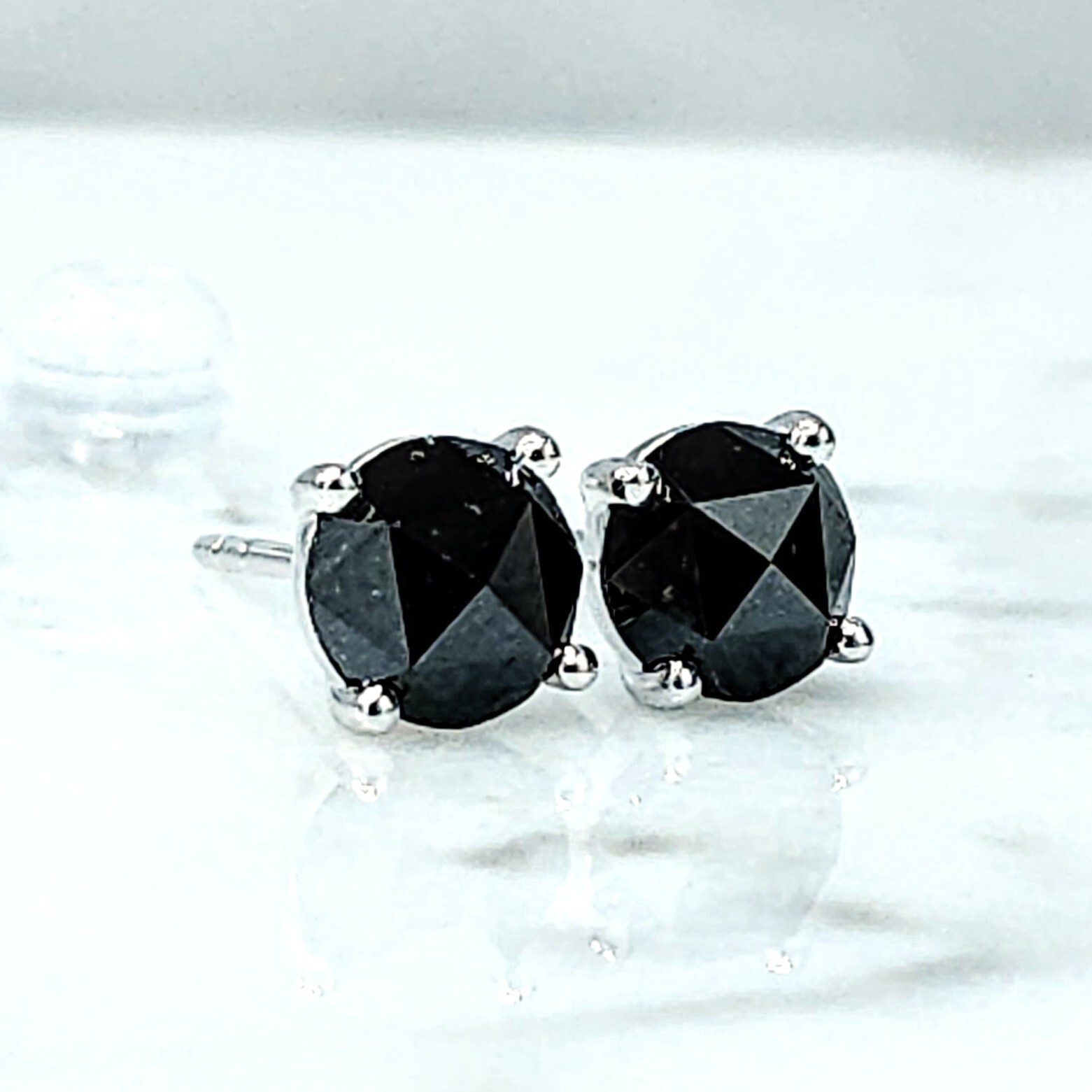 18K White Gold 1.60ct Fancy Black Diamond Earring