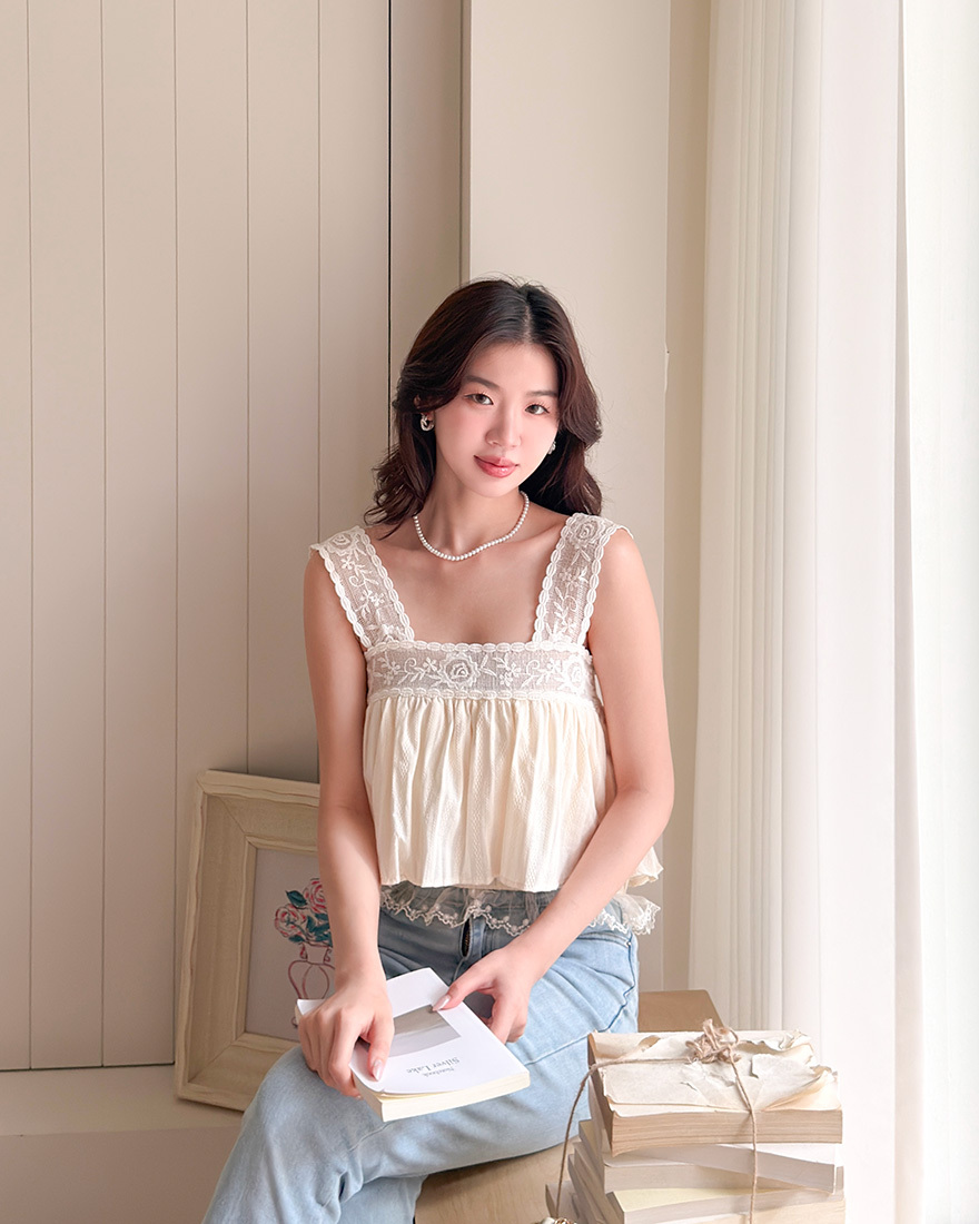 LINA LINA心動瑪德琳緹花織網刺繡網紗上衣-奶油杏