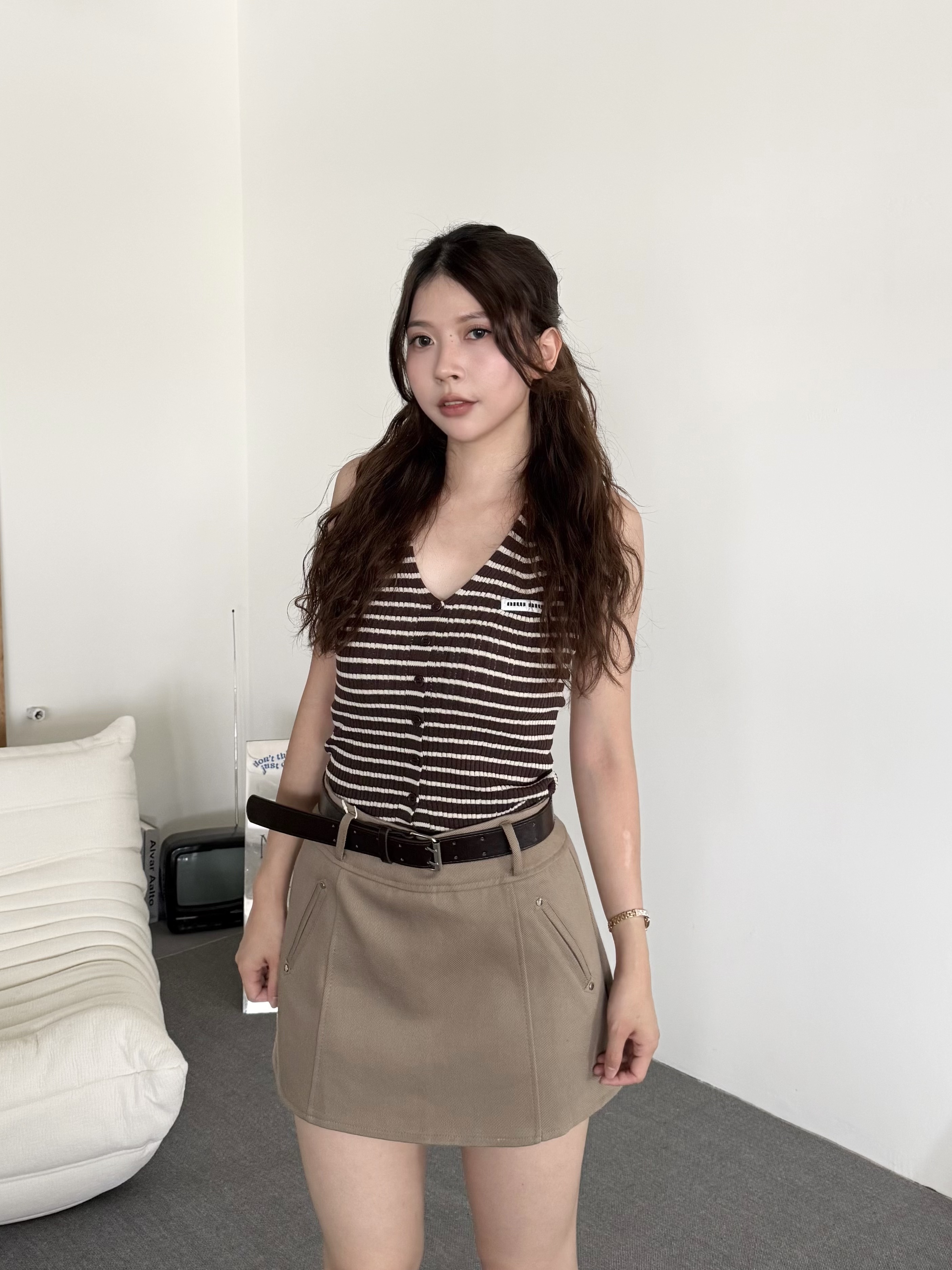 親膚針織辣妹掛脖上衣