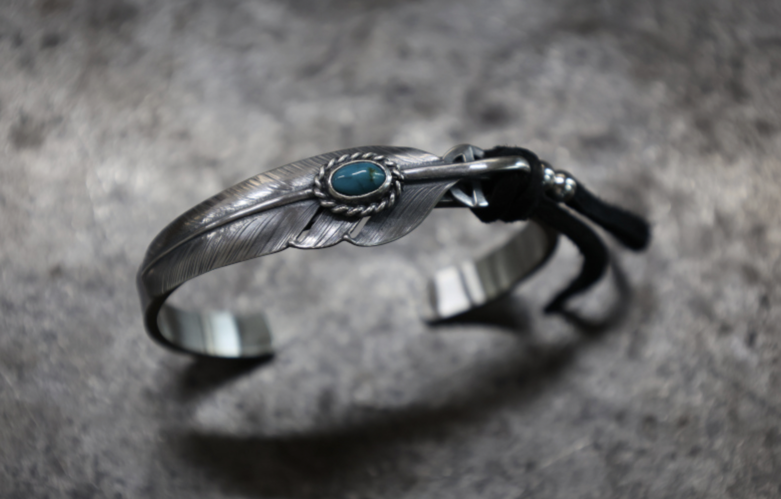FC SE-1587 classic feather cuff/kingman