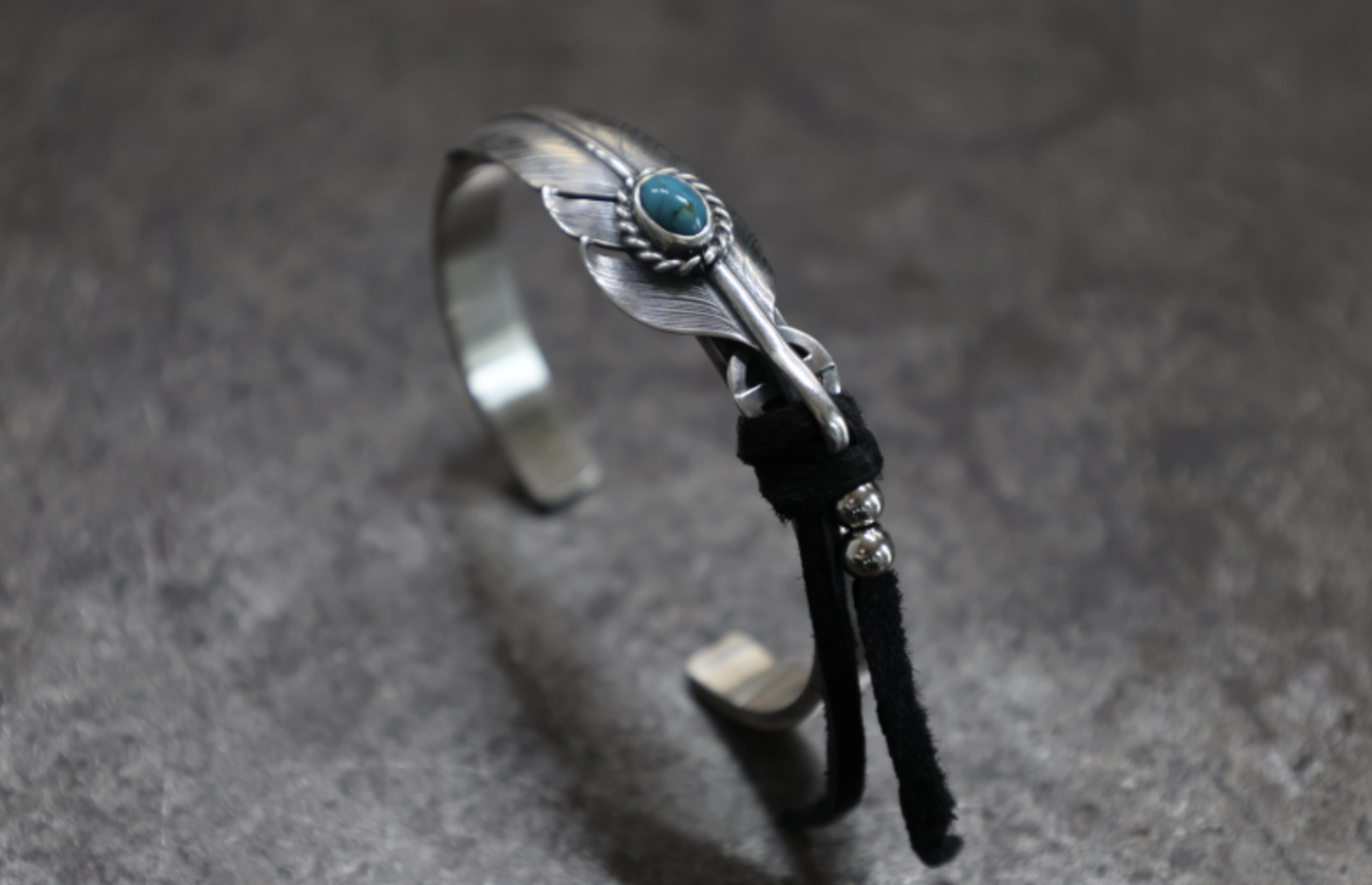 FC SE-1587 classic feather cuff/kingman